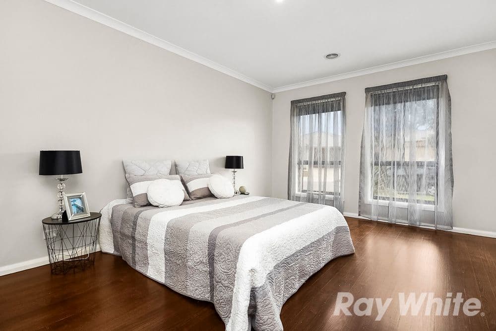 4 Pearce Way, Craigieburn VIC 3064, Craigieburn - Thumbnail 3