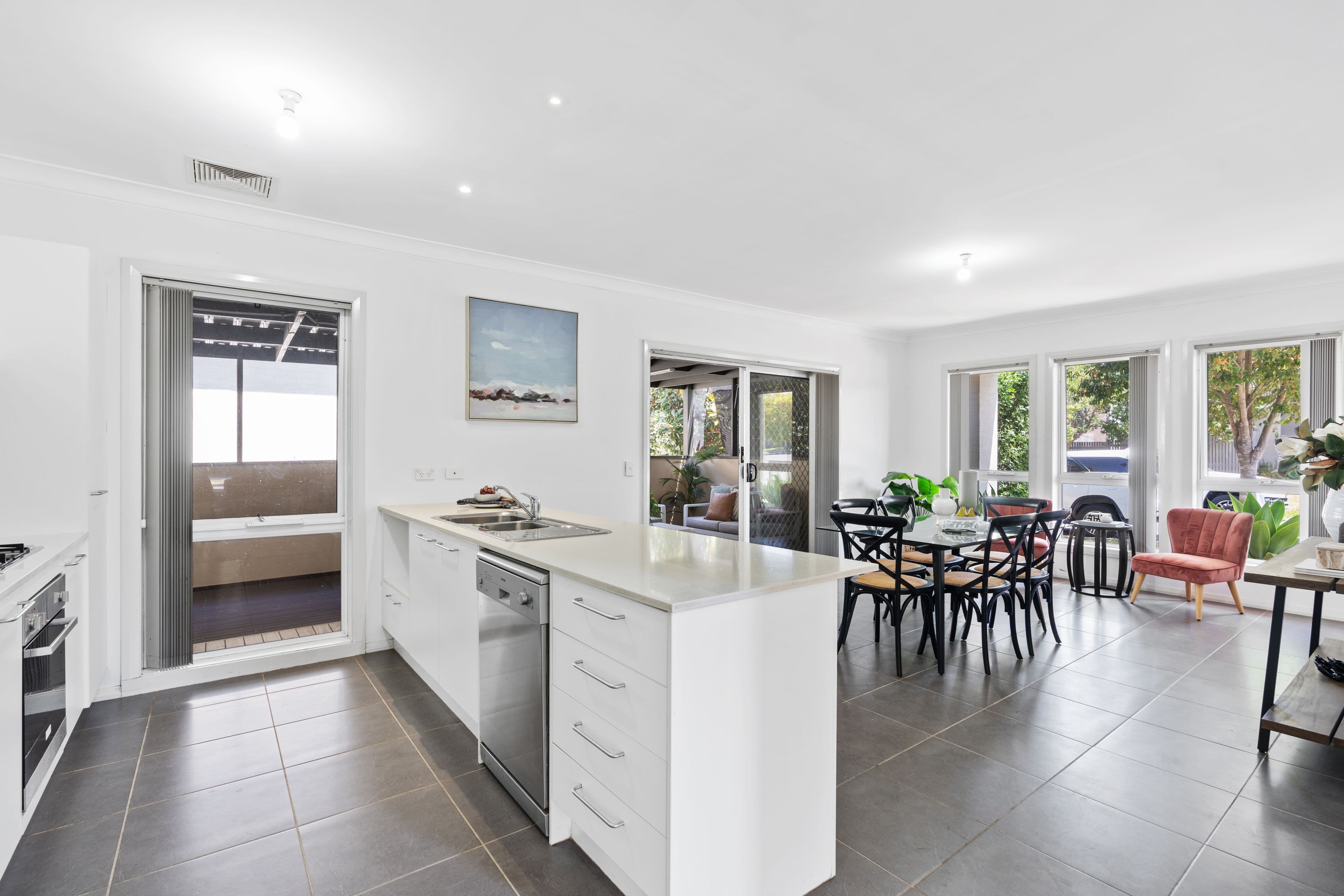 10 Sierra Avenue, Middleton Grange NSW 2171, Middleton Grange - Thumbnail 5