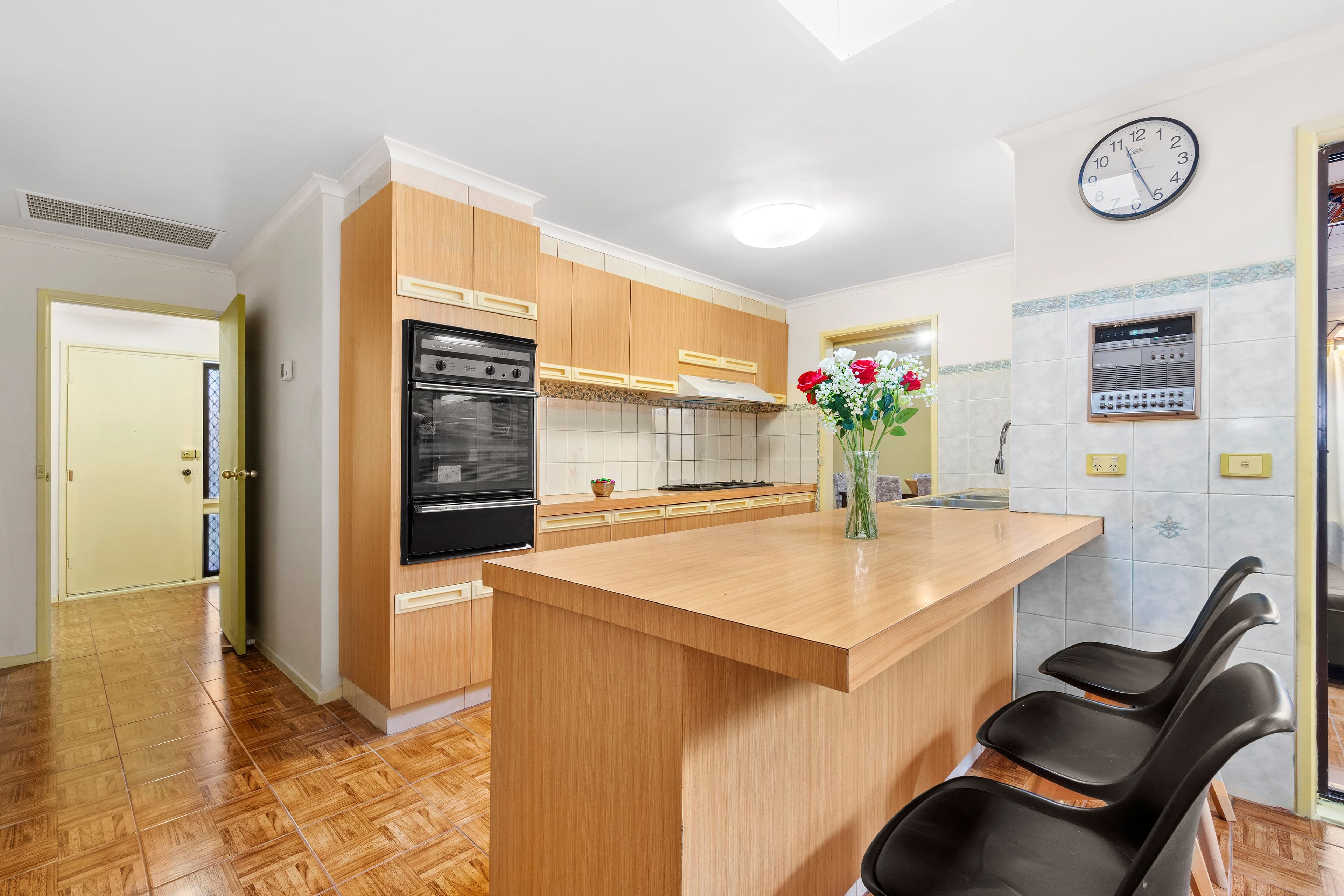 52 Golf Links Drive, Mill Park VIC 3082, Mill Park - Thumbnail 2