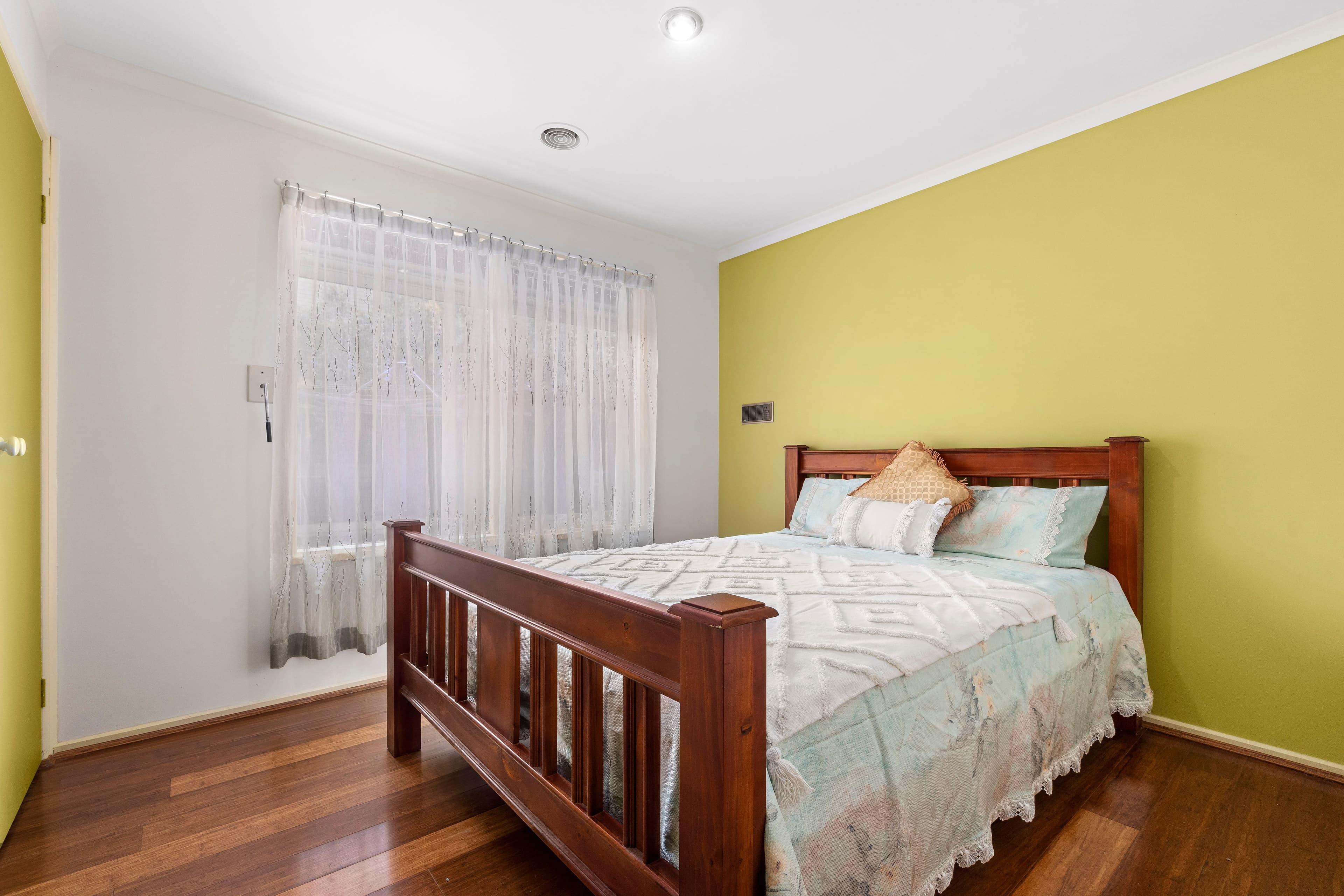 52 Golf Links Drive, Mill Park VIC 3082, Mill Park - Thumbnail 6