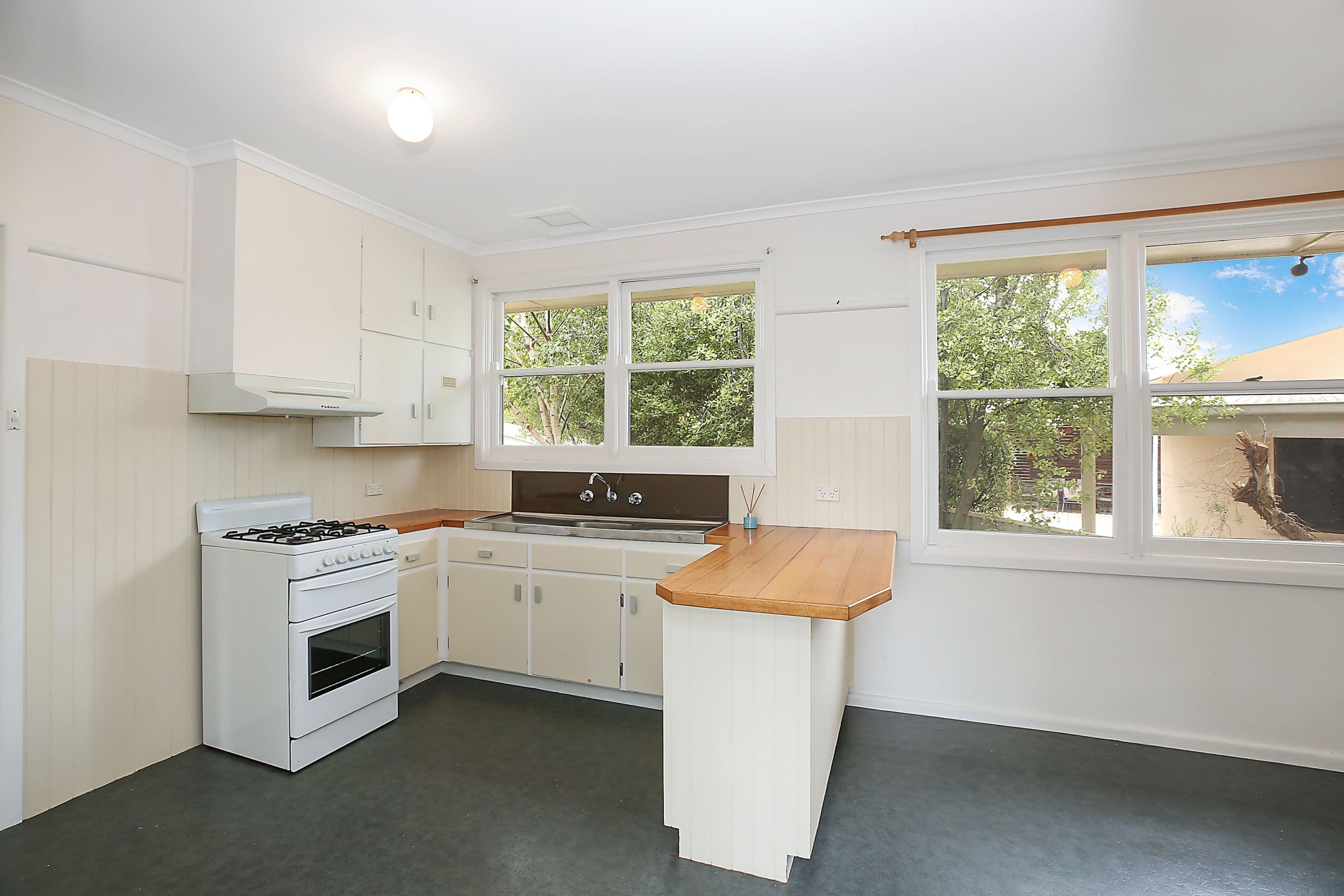 31 Talbot Street, Camperdown VIC 3260, Camperdown - Thumbnail 3