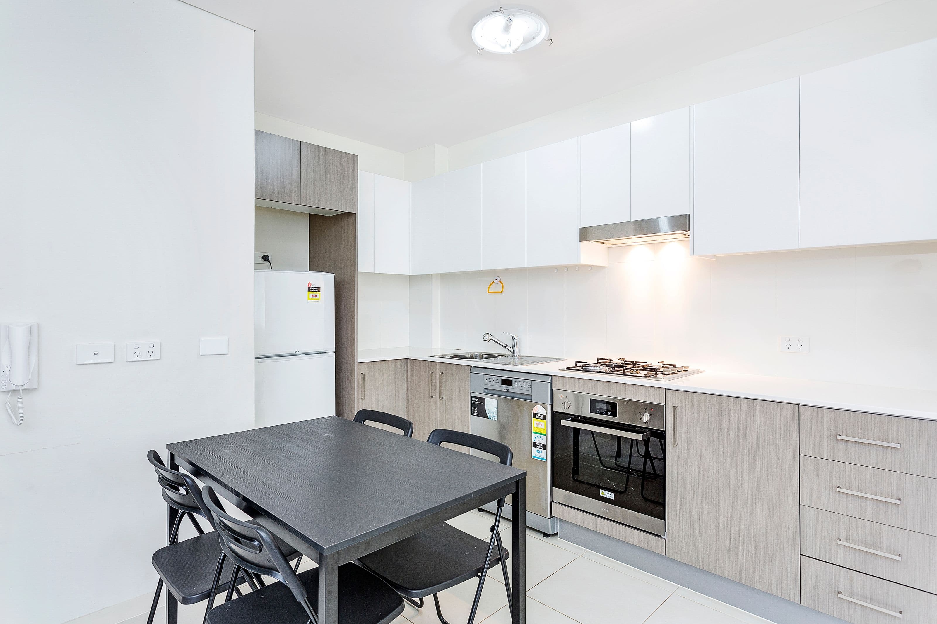  2a Brown Street, Ashfield NSW 2131, Ashfield - Thumbnail 3