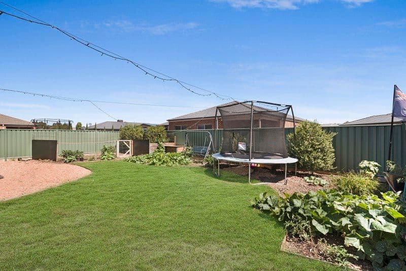 24 Caulfield Drive, Ascot VIC 3551, Ascot - Thumbnail 3