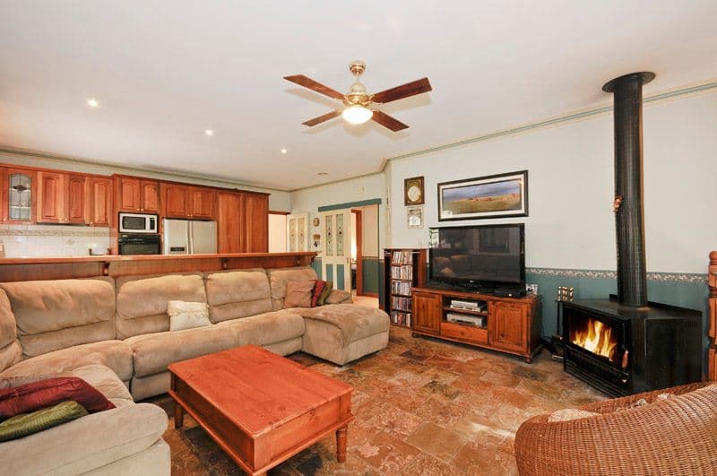 6 Winton Court, MONTROSE VIC 3765, Montrose - Thumbnail 2