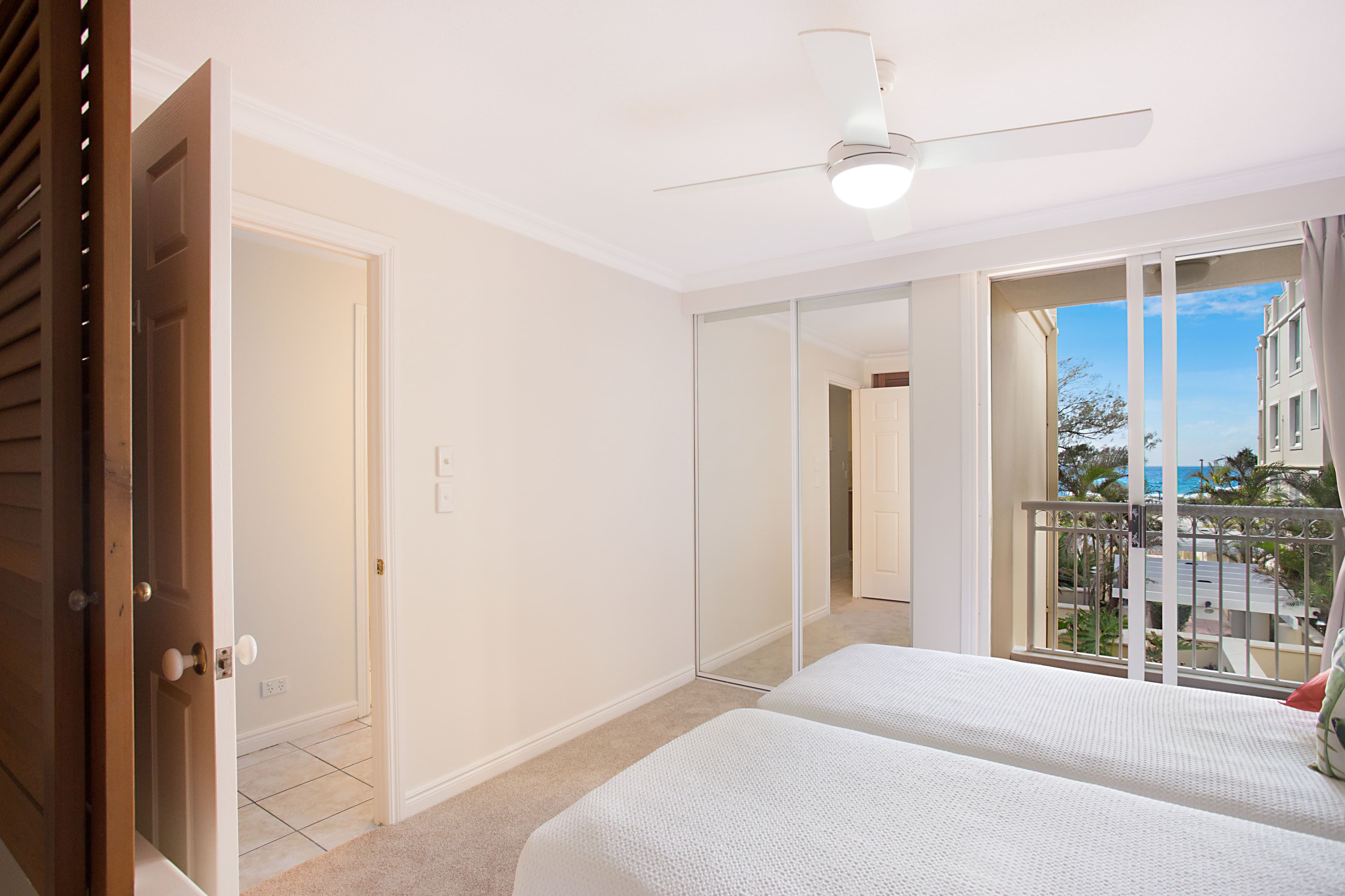 7 'La Grande' 122-130 Old Burleigh Road, Broadbeach QLD 4218, Broadbeach - Thumbnail 6