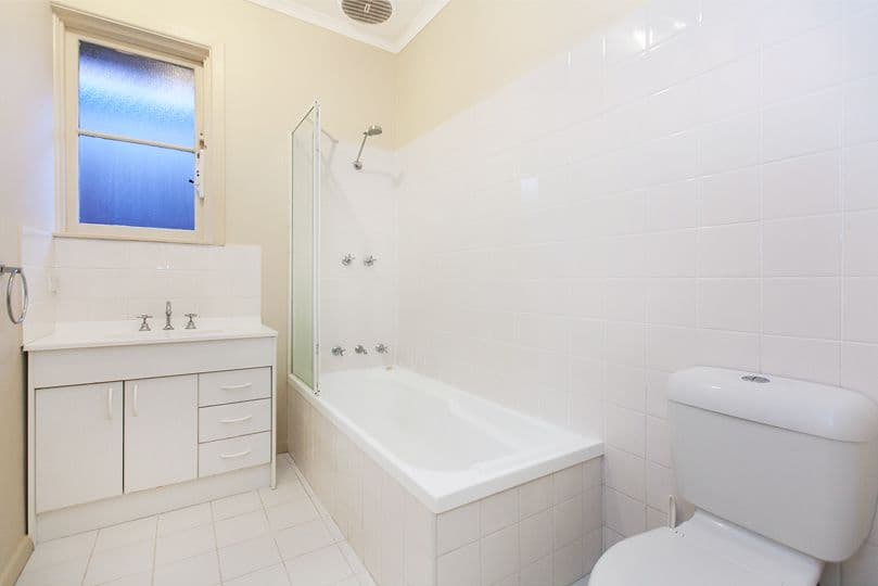 11 Armstrong Street, Reservoir VIC 3073, Reservoir - Thumbnail 8