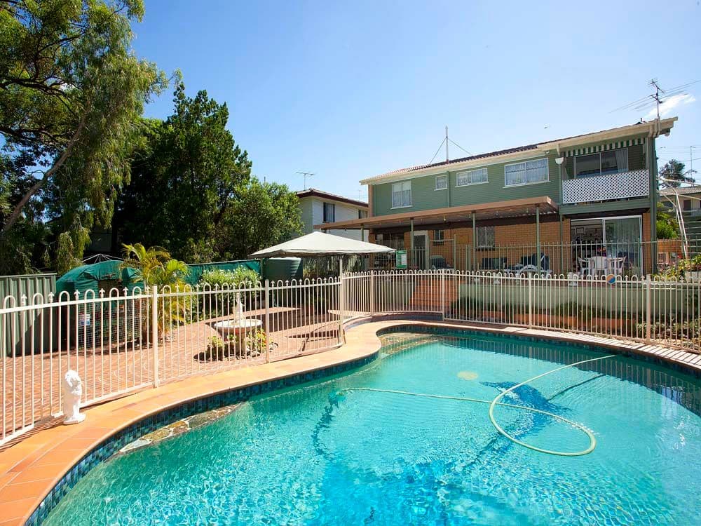 73 Valentia Street, Mansfield QLD 4122, Mansfield - Thumbnail 2
