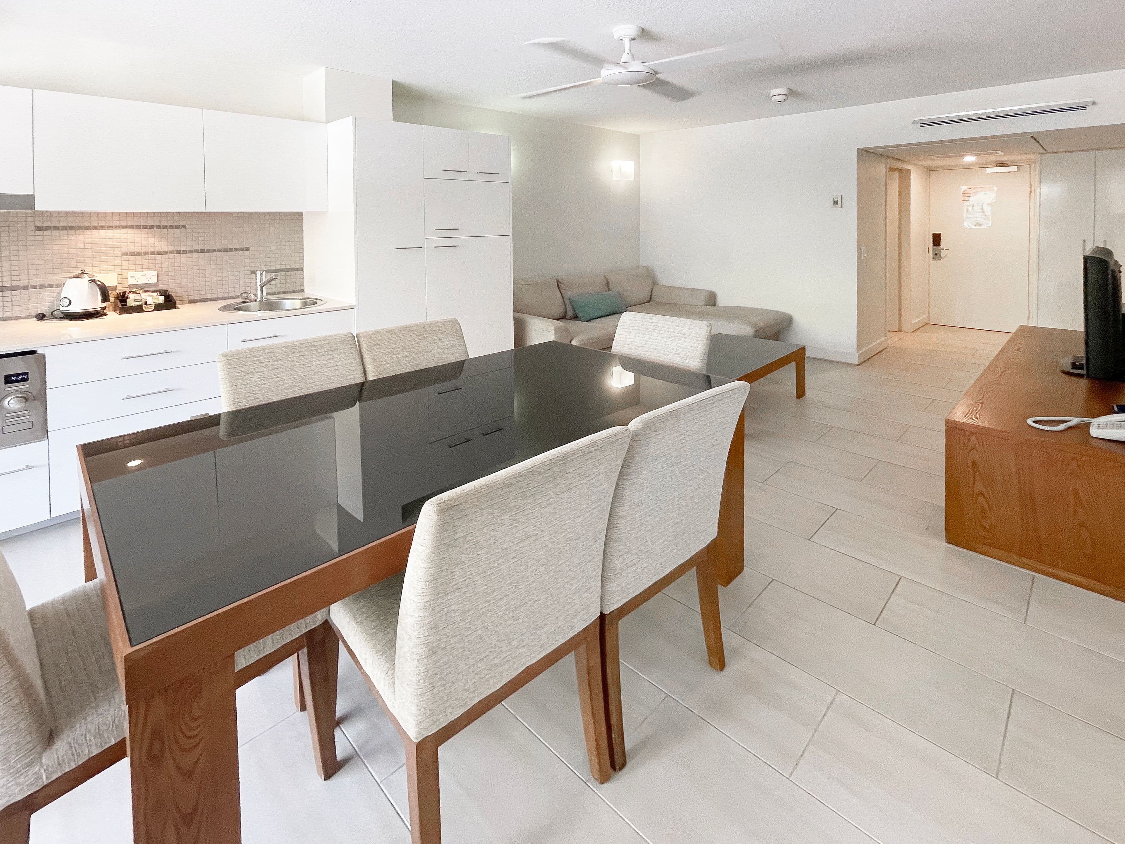 2 Veivers Road, Palm Cove QLD 4879, Palm Cove - Image 1