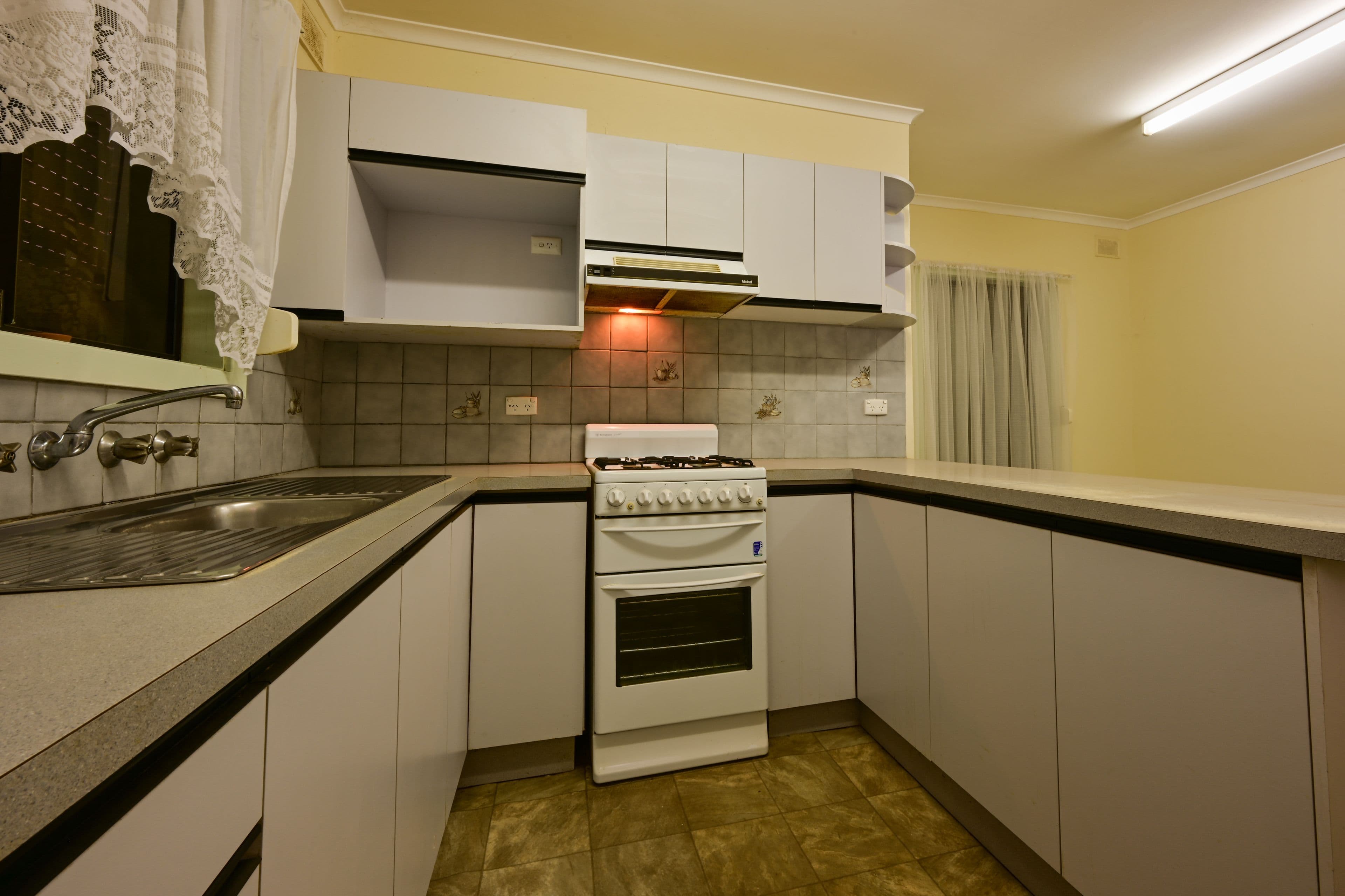 257 Nicolson Avenue, Whyalla Stuart SA 5608, Whyalla Stuart - Thumbnail 2