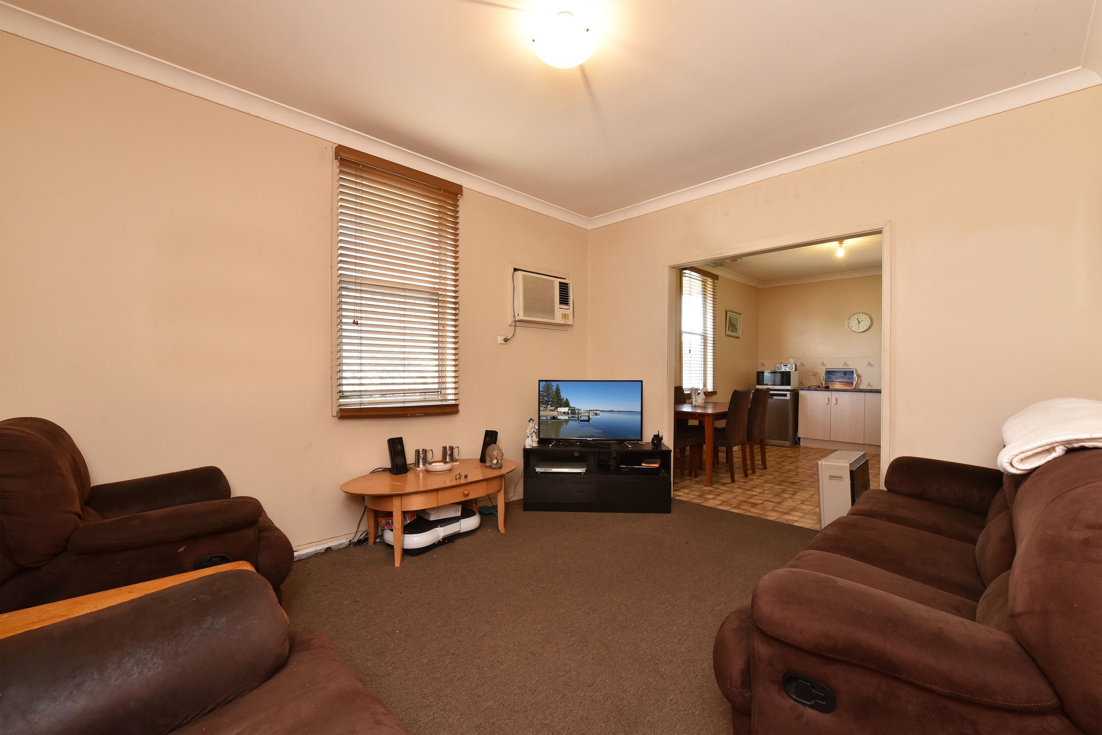 23 Hall Street, Weston - Thumbnail 3