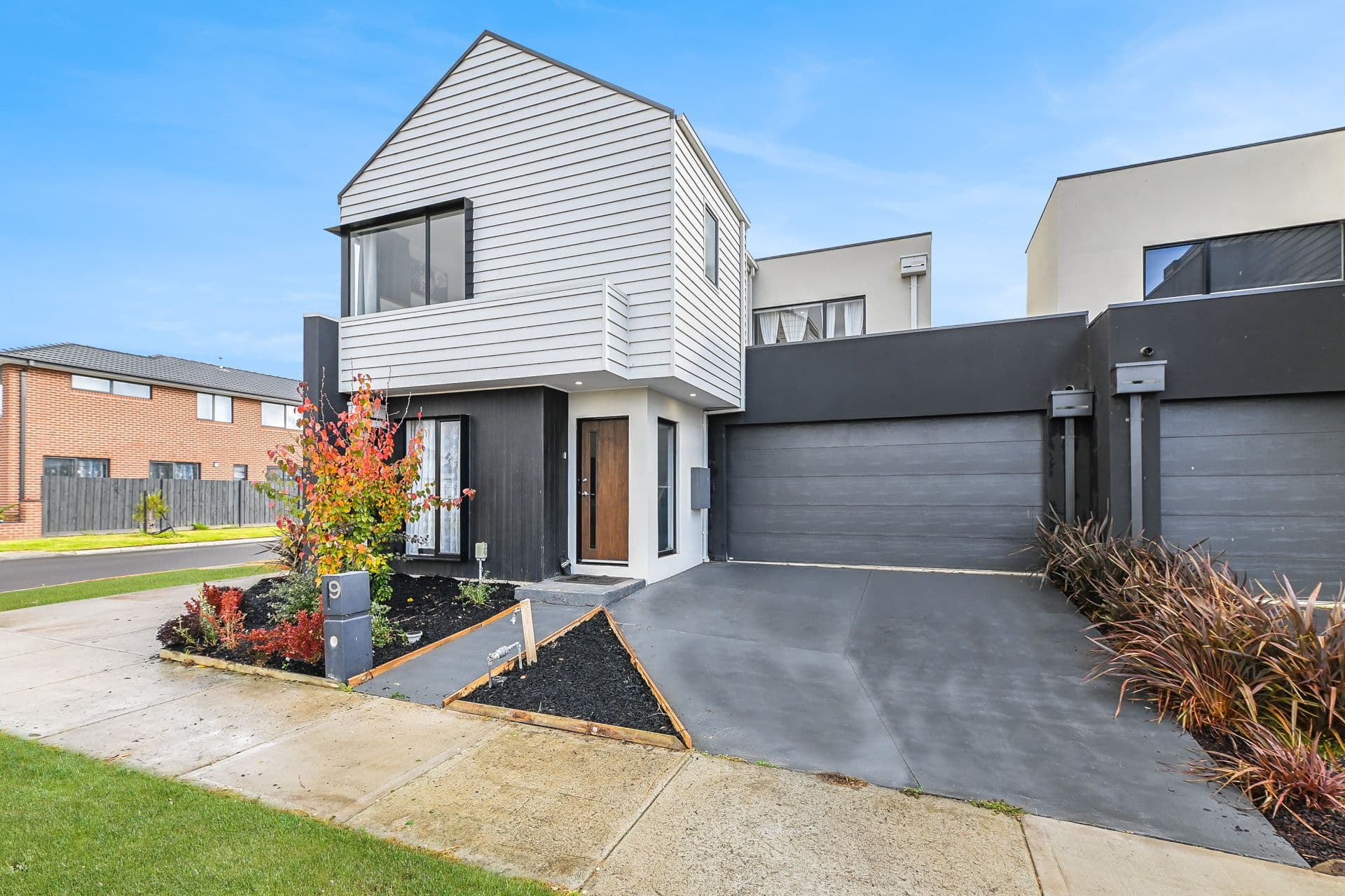 9 Crabtree Crescent, Berwick VIC 3806, Berwick - Thumbnail 2