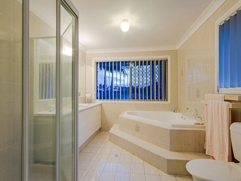 54 Auk Avenue, BURLEIGH WATERS QLD 4220, Burleigh Waters - Thumbnail 8
