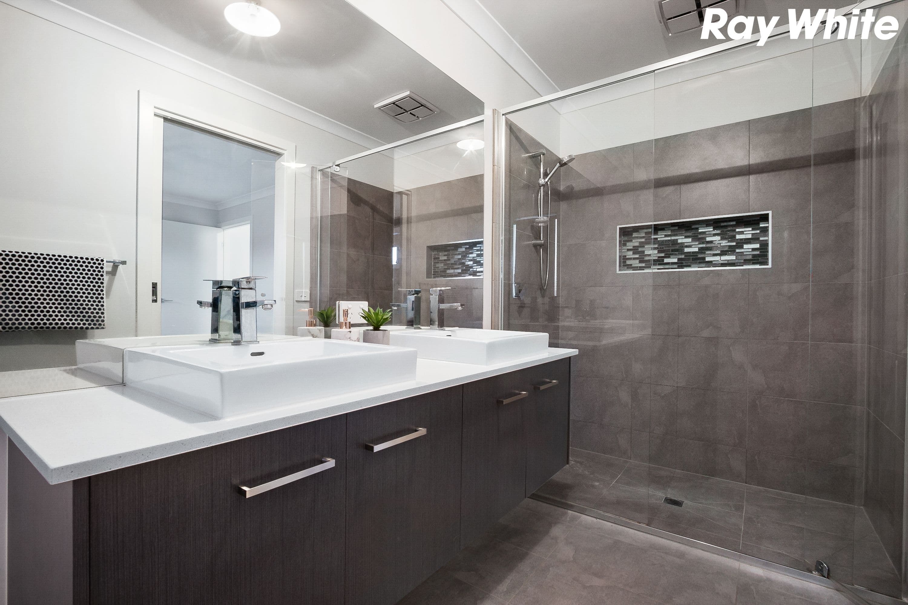 1 Cuttler Street, Pakenham VIC 3810, Pakenham - Thumbnail 4