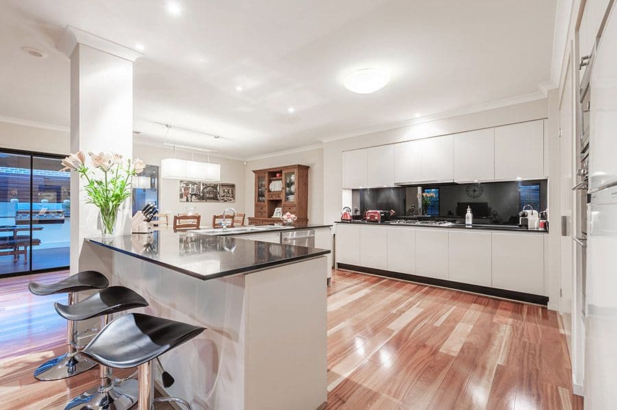 13 Moresby Court, Craigieburn VIC 3064, Craigieburn - Thumbnail 2