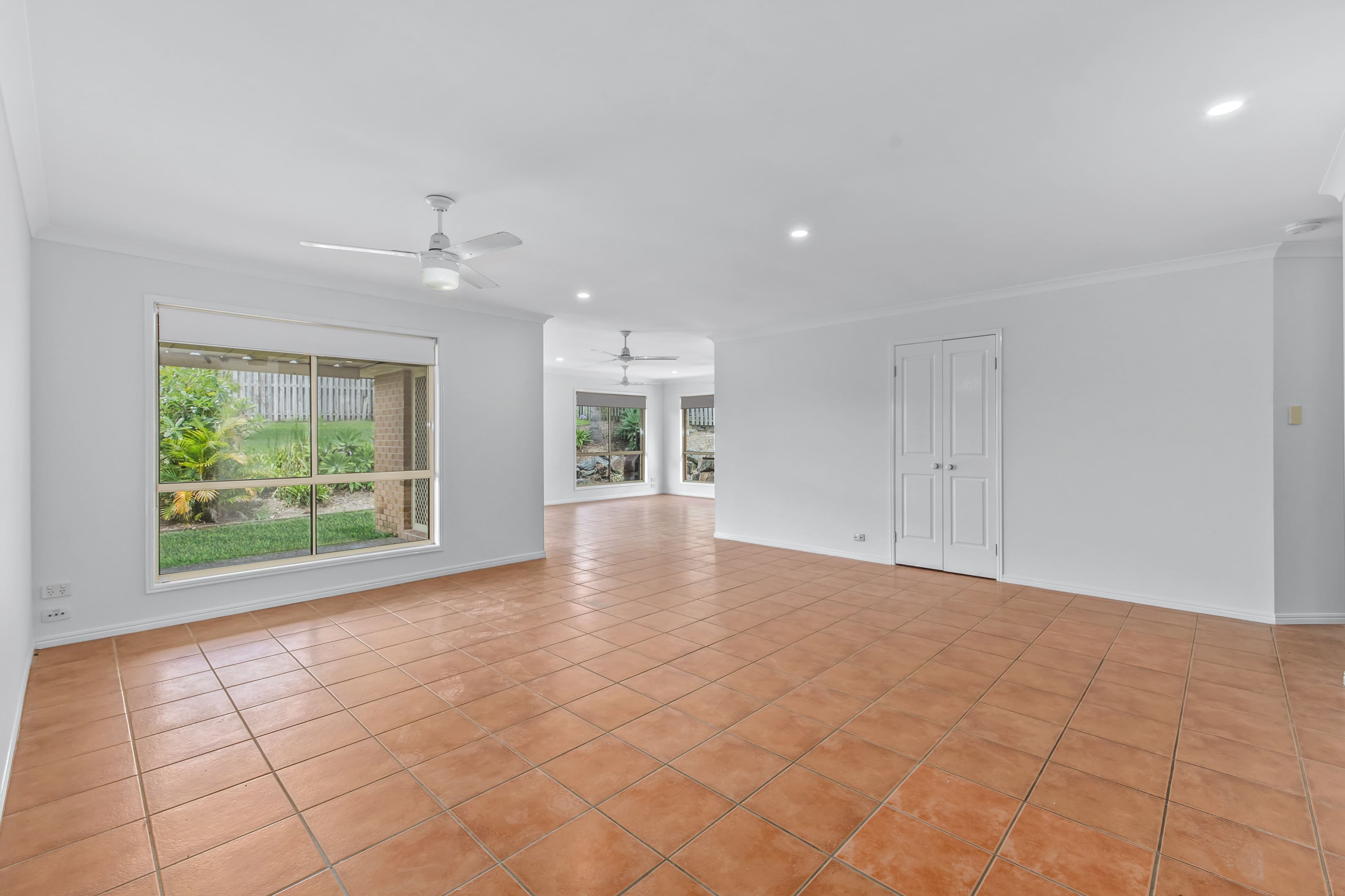 102 Santa Isobel Boulevard, Pacific Pines QLD 4211, Pacific Pines - Thumbnail 6