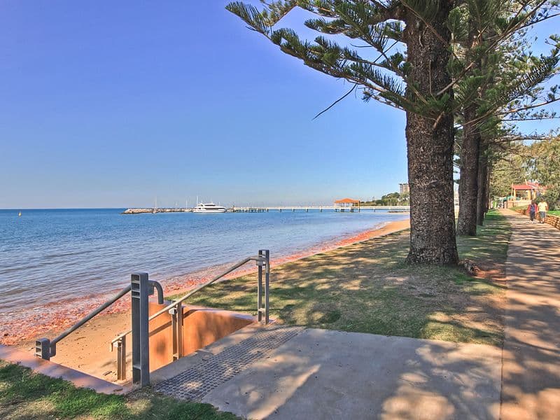 21 Wyllie Street, REDCLIFFE QLD 4020, Redcliffe - Thumbnail 2