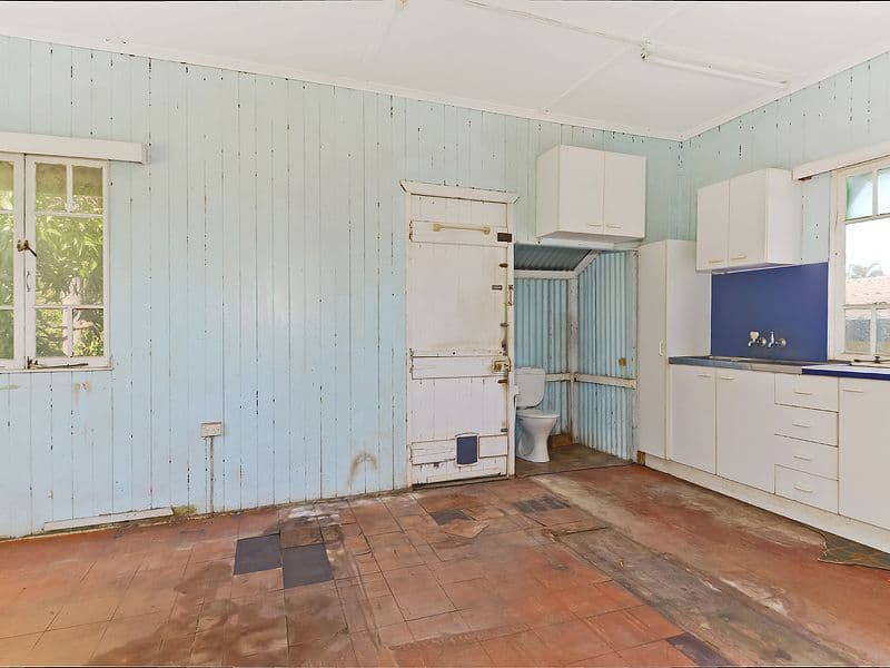 21 Wyllie Street, REDCLIFFE QLD 4020, Redcliffe - Thumbnail 8