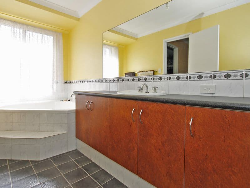 24 Hillwater Promenade, BEECHBORO WA 6063, Beechboro - Thumbnail 4