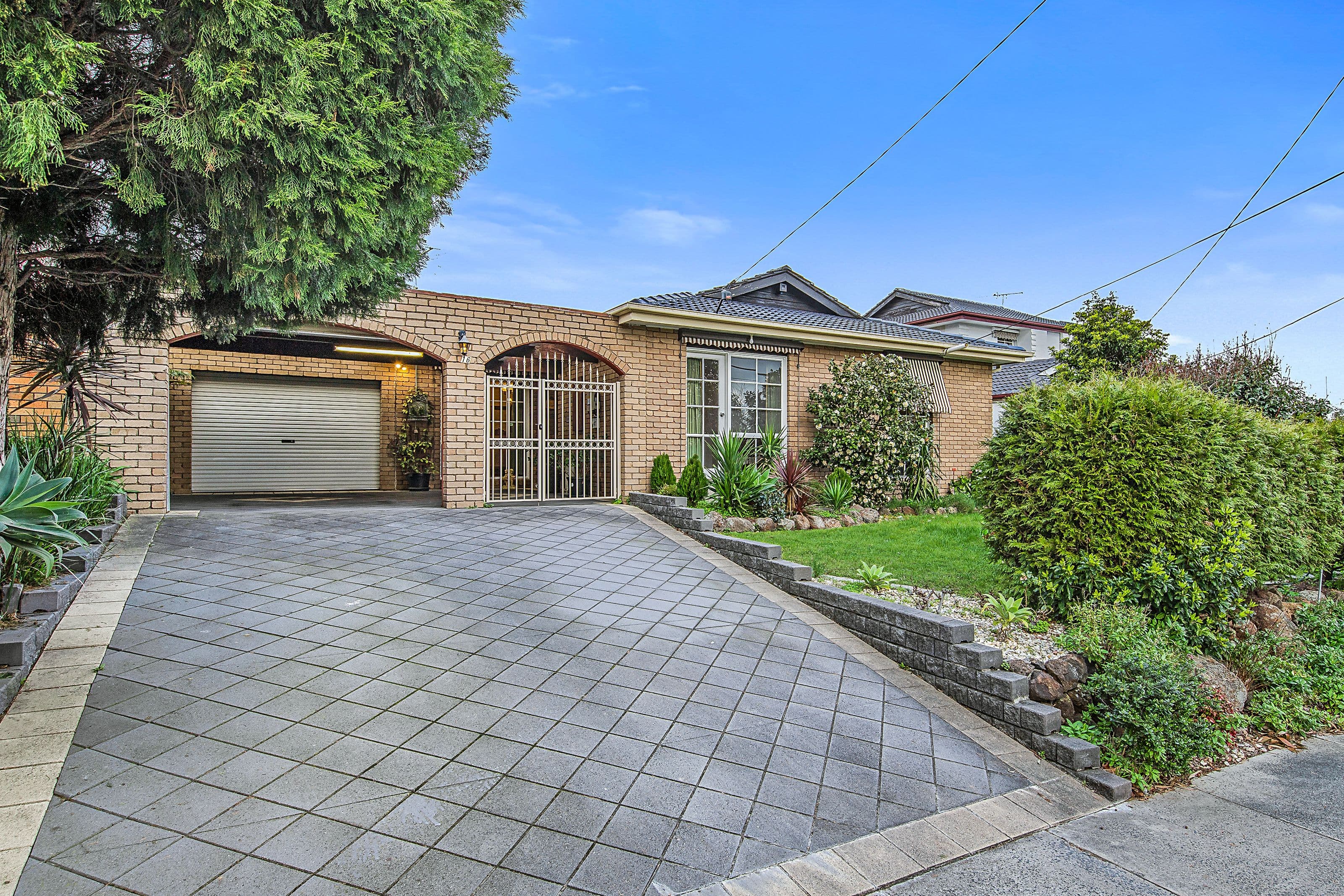 16 Watsons Road, Glen Waverley VIC 3150, Glen Waverley - Image 1