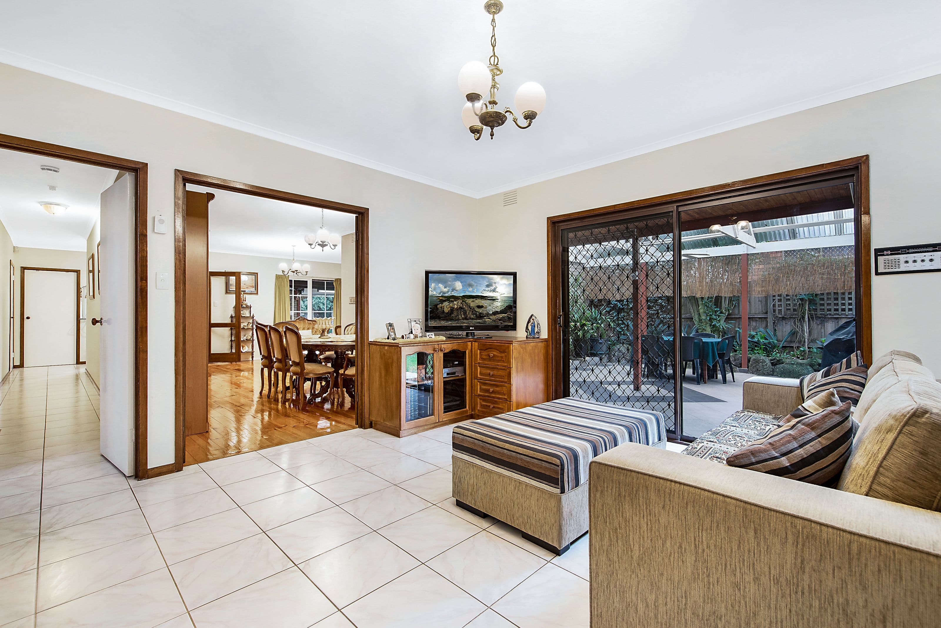 16 Watsons Road, Glen Waverley VIC 3150, Glen Waverley - Thumbnail 4