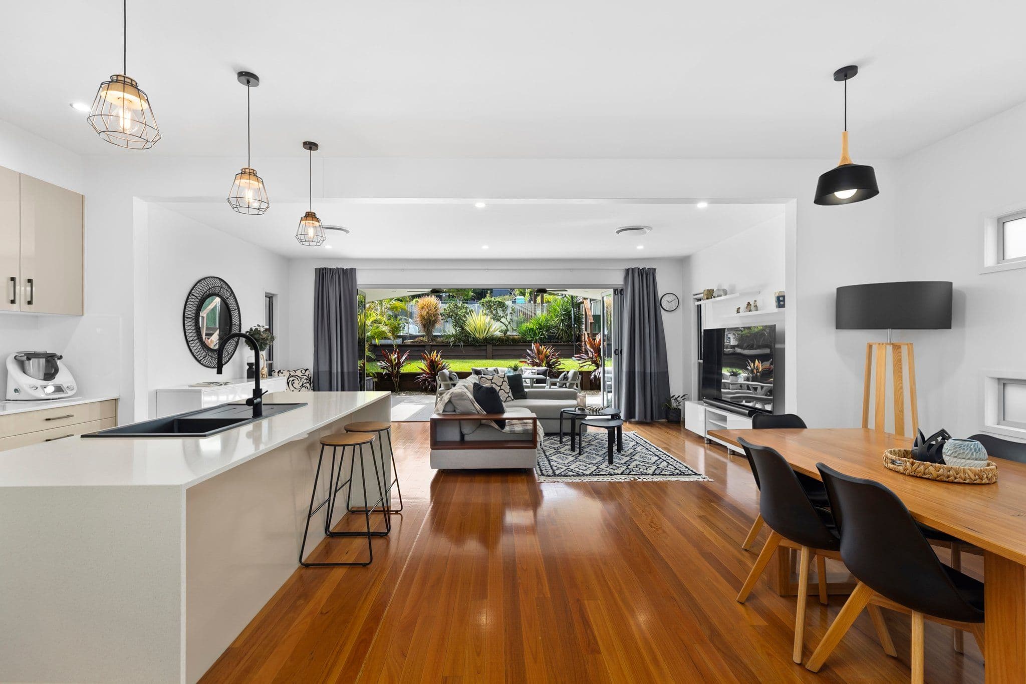 84 Shaftesbury Street, Tarragindi QLD 4121, Tarragindi - Image 1