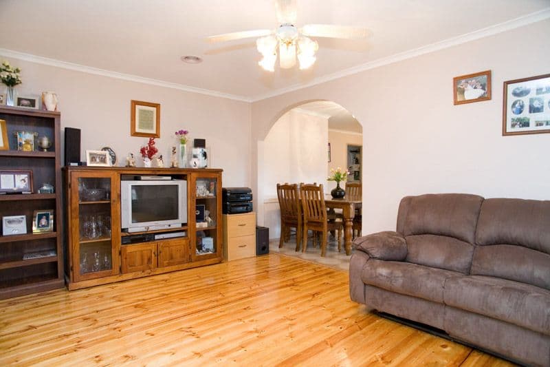 8 Gillespie Place, EPPING VIC 3076, Epping - Thumbnail 3