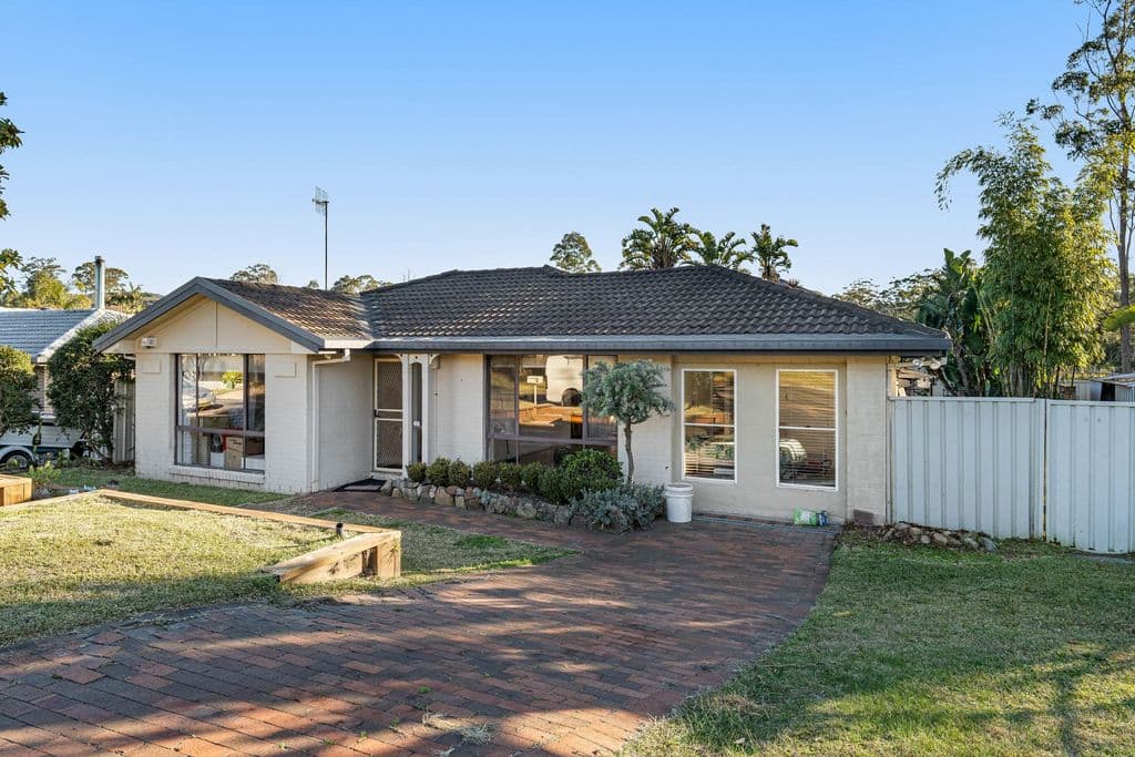 6 Bottlebrush Drive, Glenning Valley - Image 1