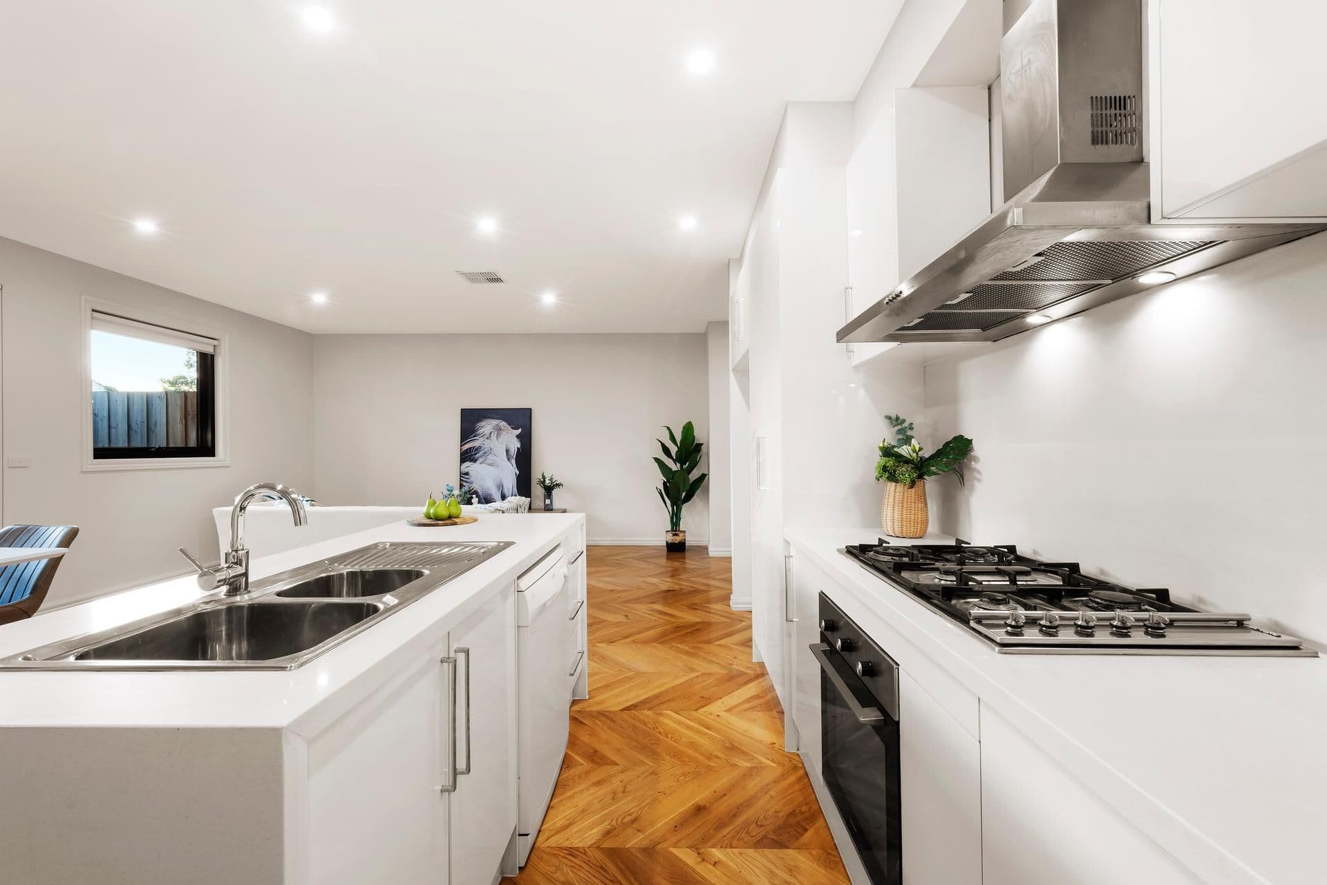 14 Farleigh Avenue, Burwood VIC 3125, Burwood - Thumbnail 4