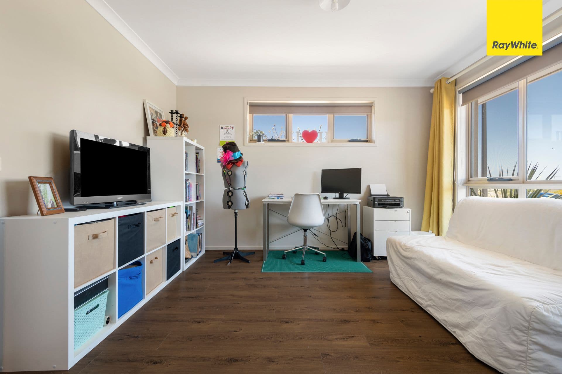 18 Diamond Parade, COBBLEBANK VIC 3338, Cobblebank - Thumbnail 2