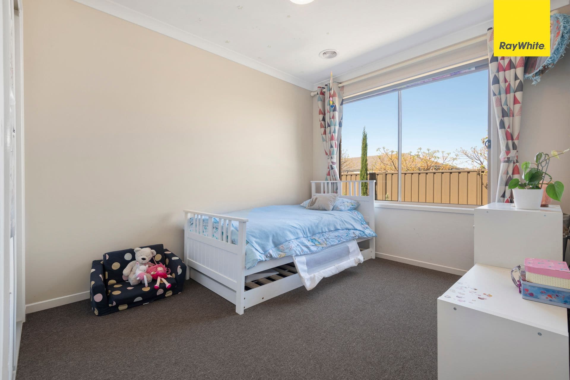 18 Diamond Parade, COBBLEBANK VIC 3338, Cobblebank - Thumbnail 5