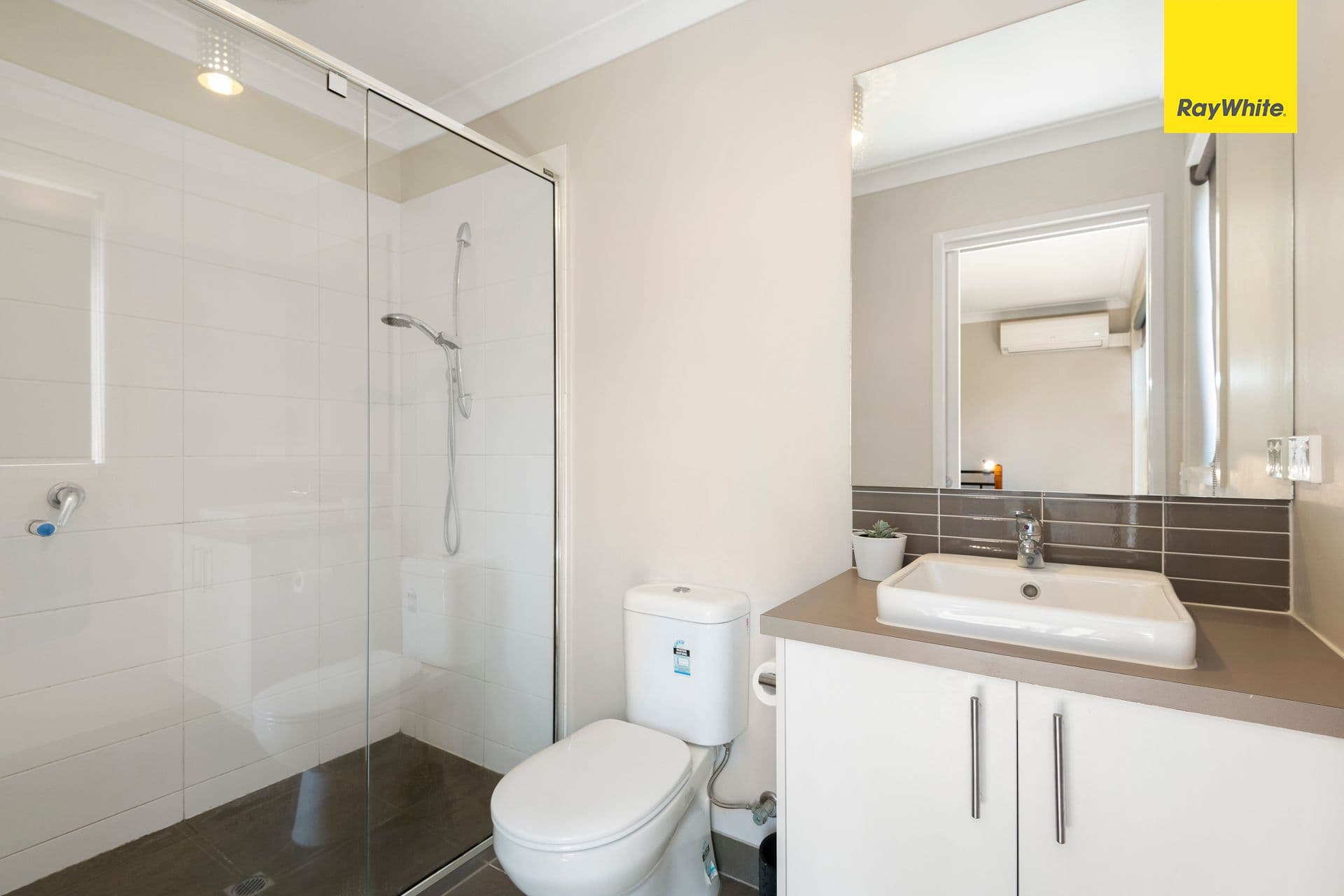 18 Diamond Parade, COBBLEBANK VIC 3338, Cobblebank - Thumbnail 8