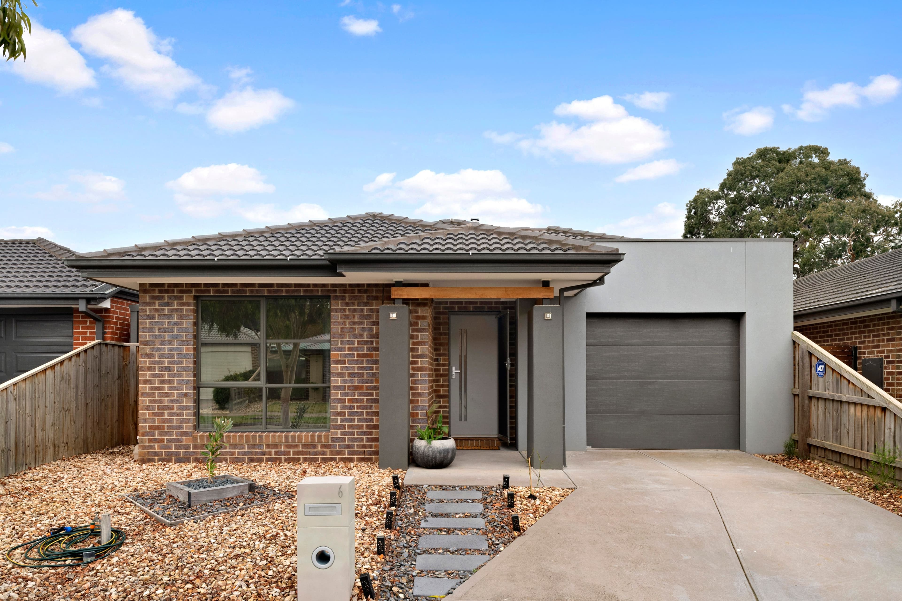 6 Dibella Street, Doreen VIC 3754, Doreen - Thumbnail 2