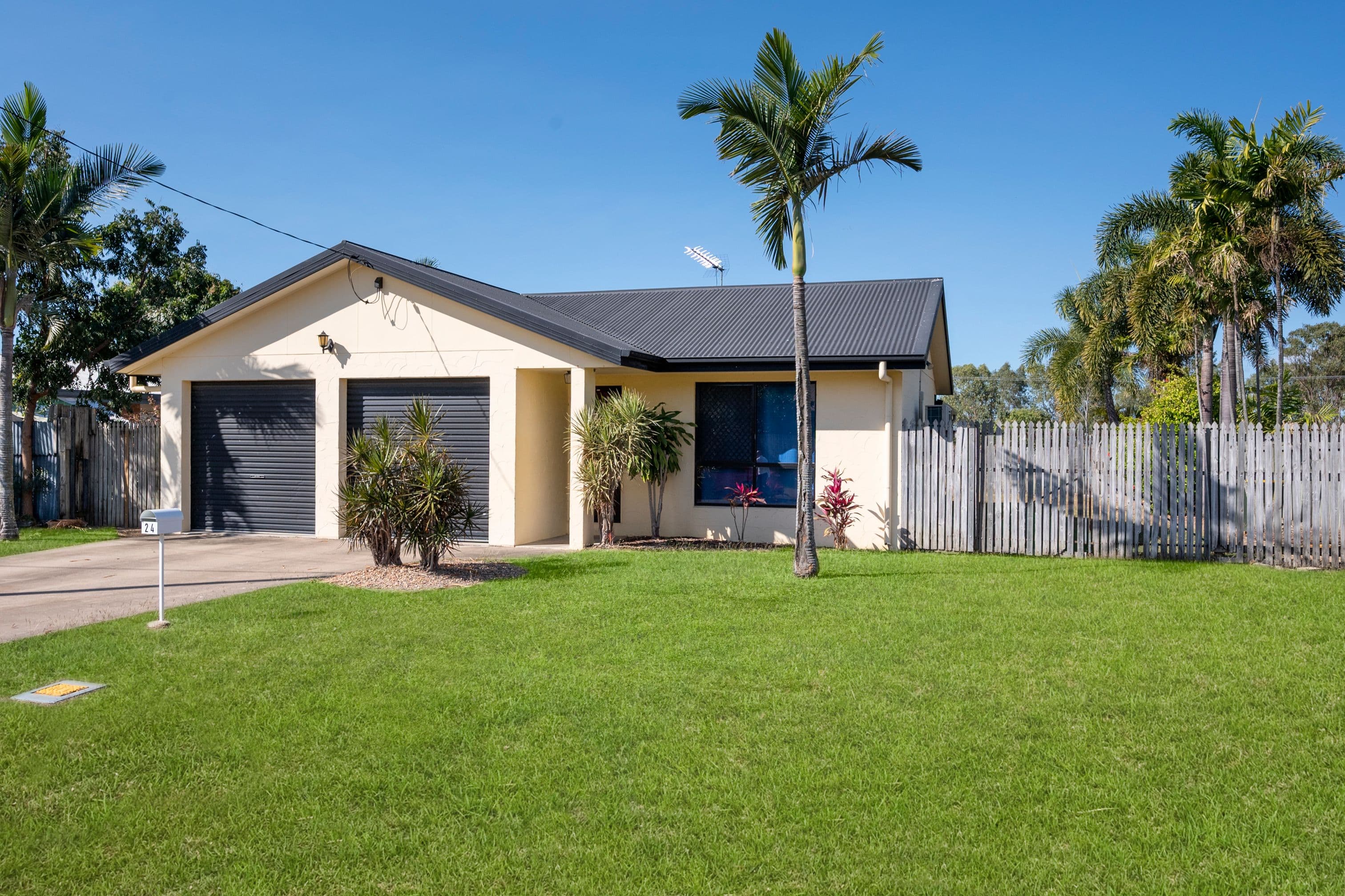 24 Gloucester Crescent, Wulguru QLD 4811, Wulguru - Image 1