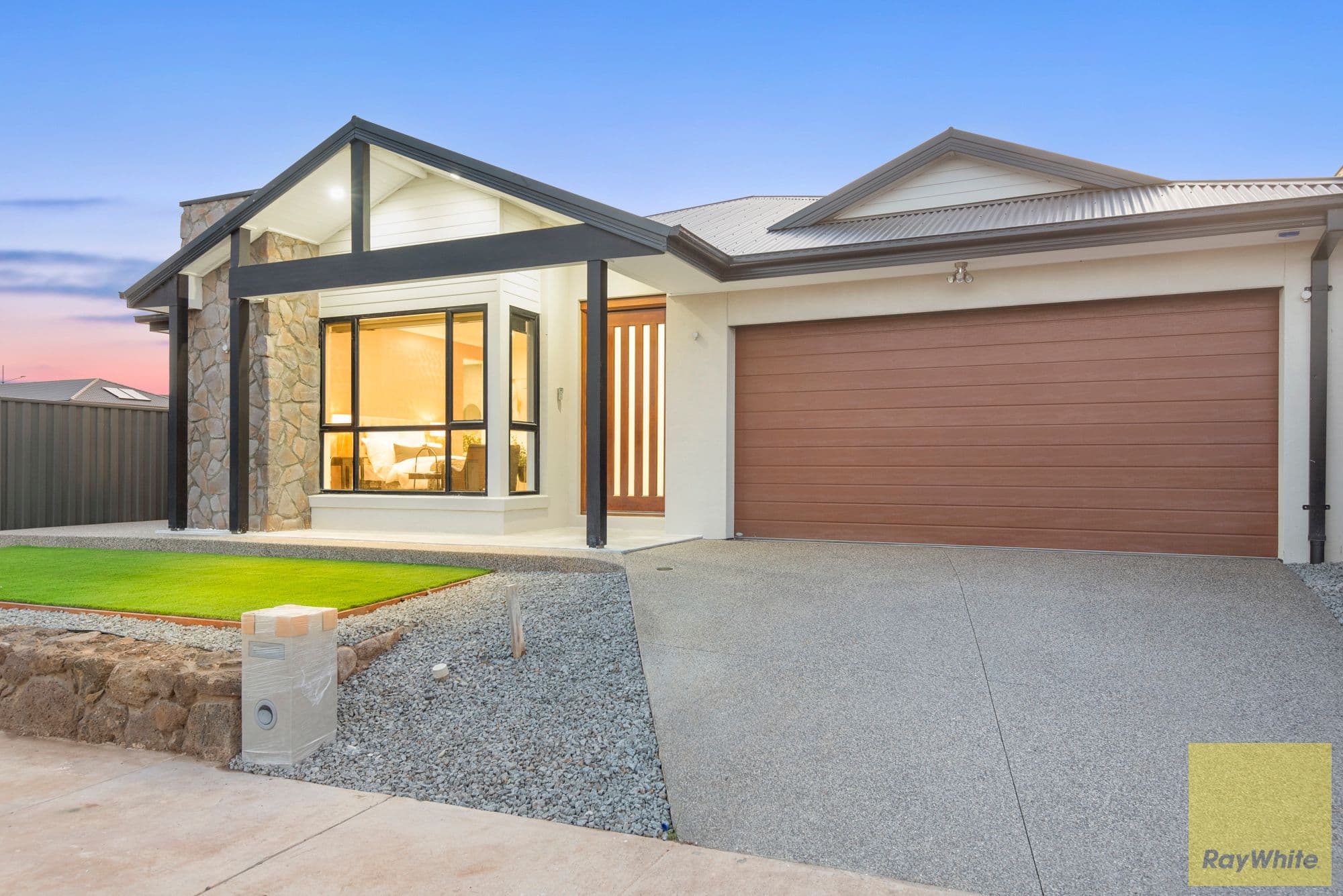 9 Dolomites Drive, Truganina VIC 3029, Truganina - Thumbnail 2