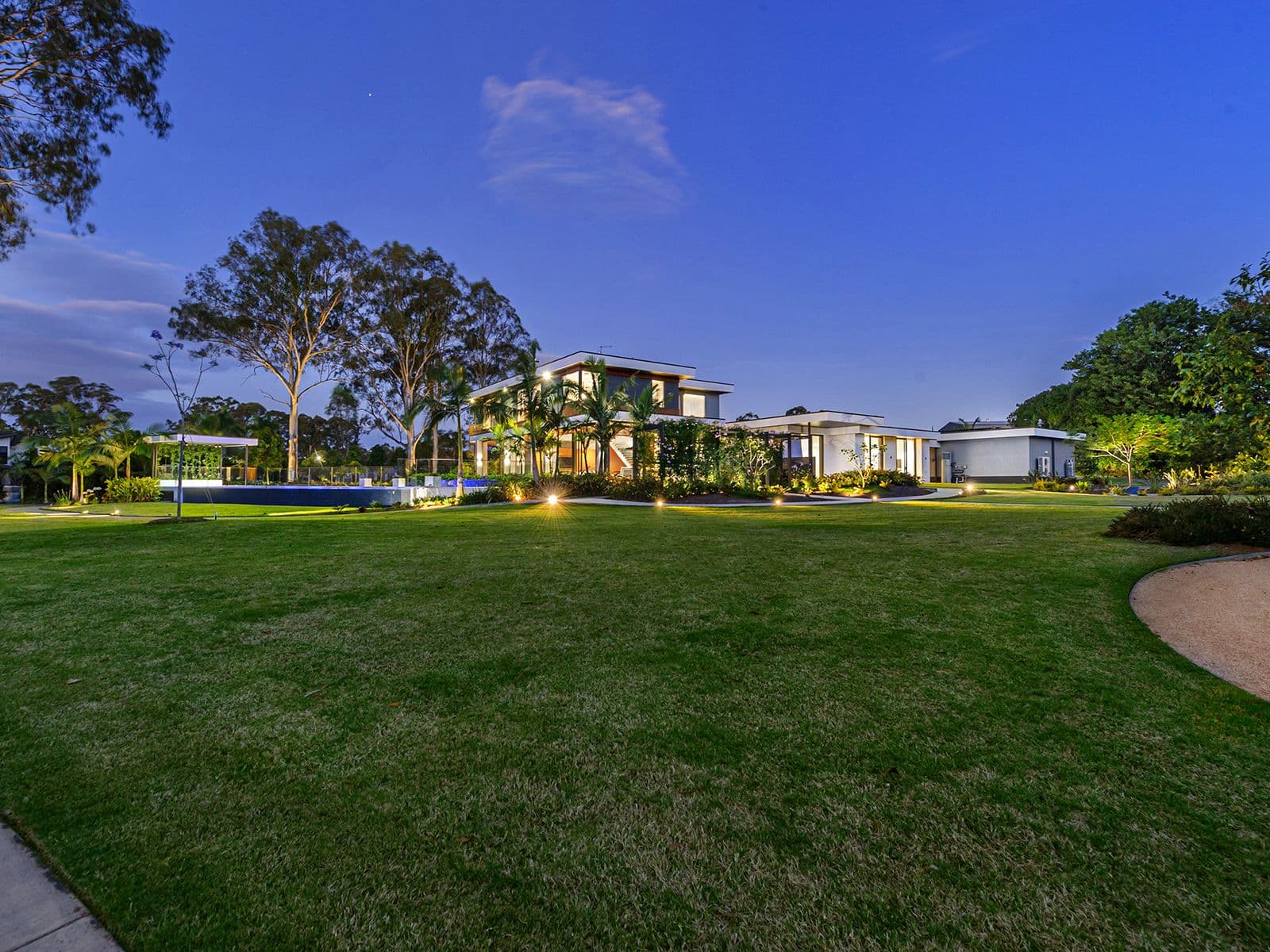 170 Camelot Place, Bridgeman Downs QLD 4035, Bridgeman Downs - Thumbnail 2