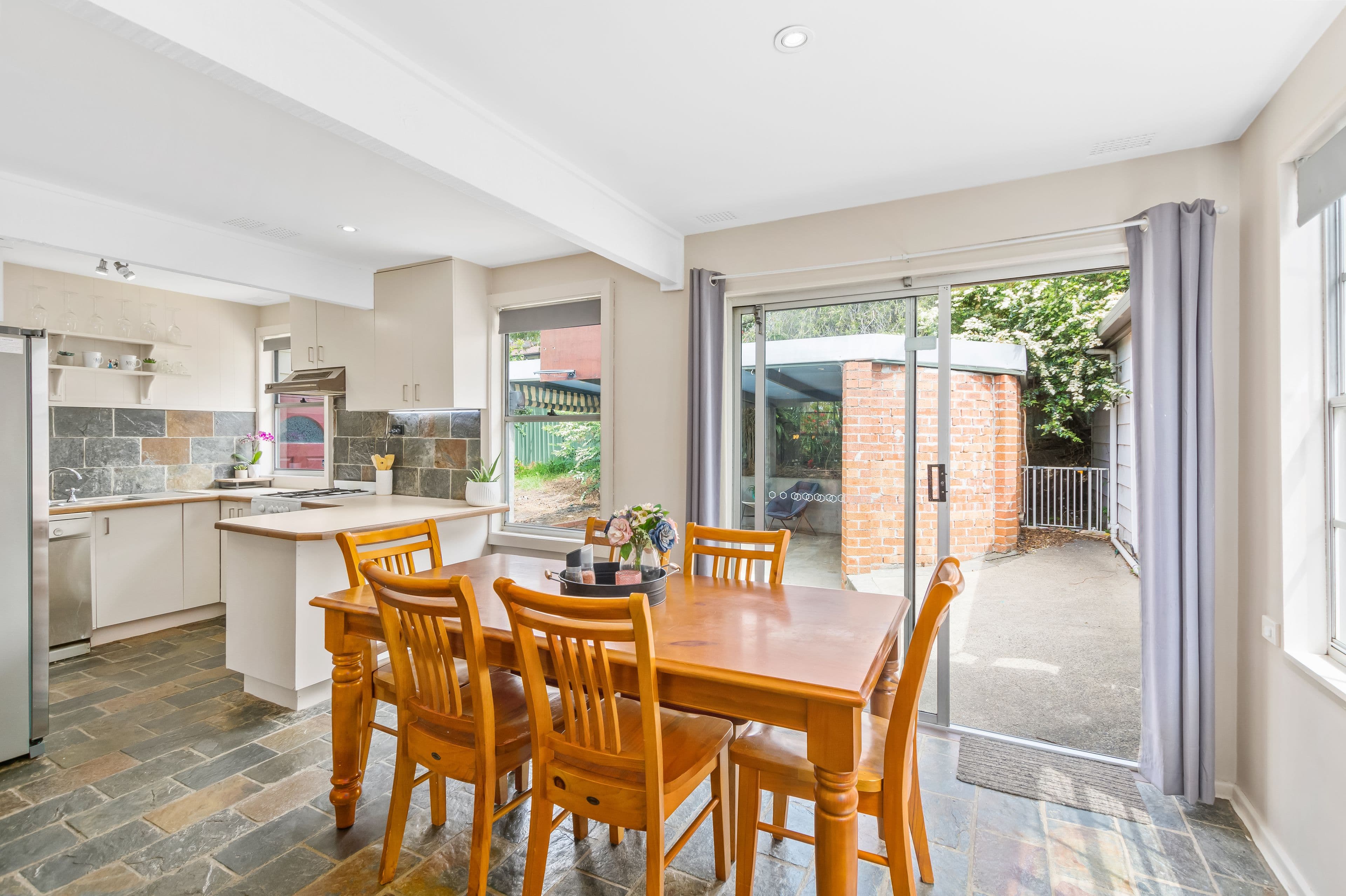 35 Churinga Circle, Koonawarra - Thumbnail 5