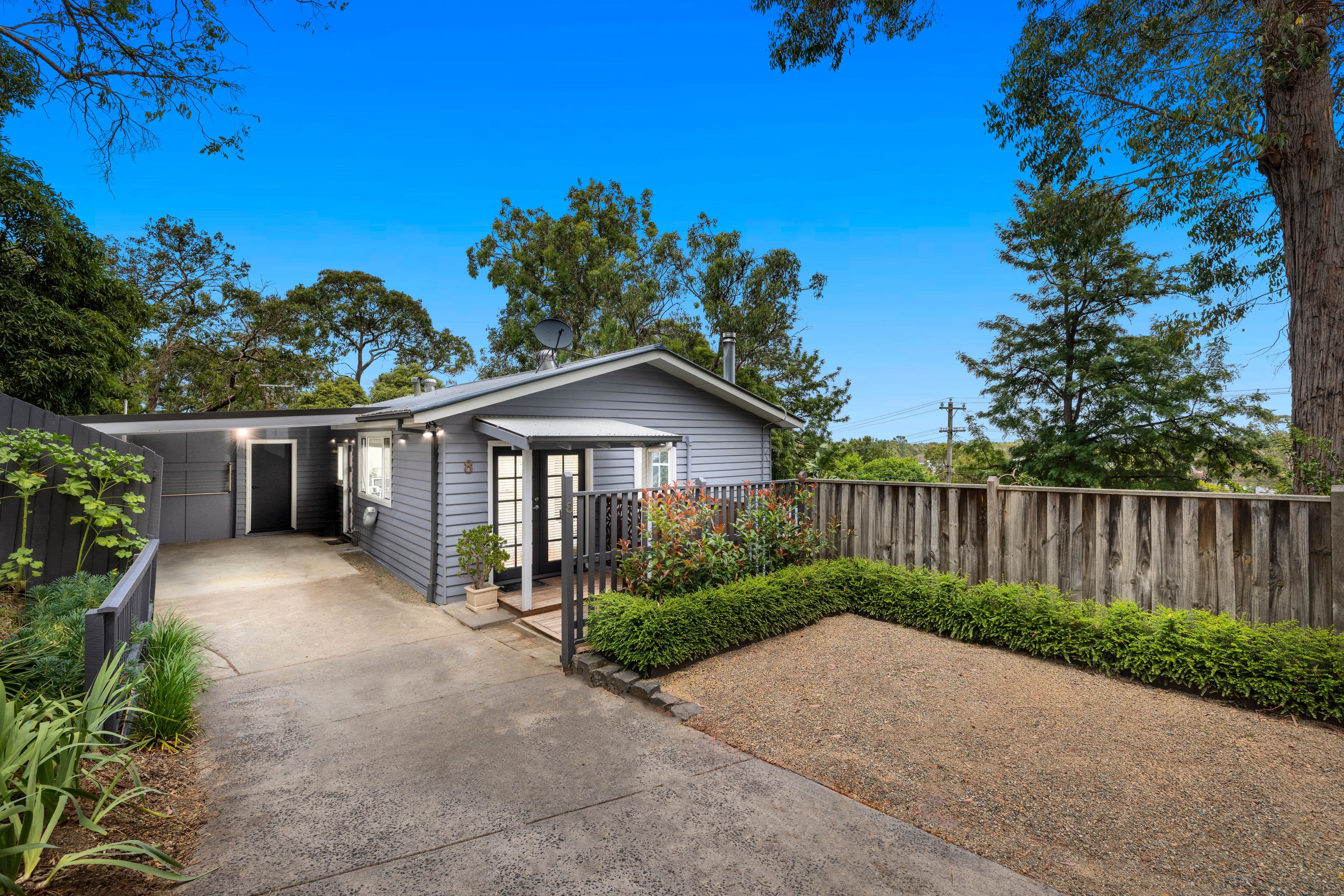 8 Newton Street, Ferntree Gully VIC 3156, Ferntree Gully - Thumbnail 2