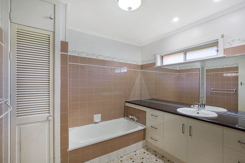 16 Ferguson Street, Mount Lofty QLD 4350, Mount Lofty - Thumbnail 7