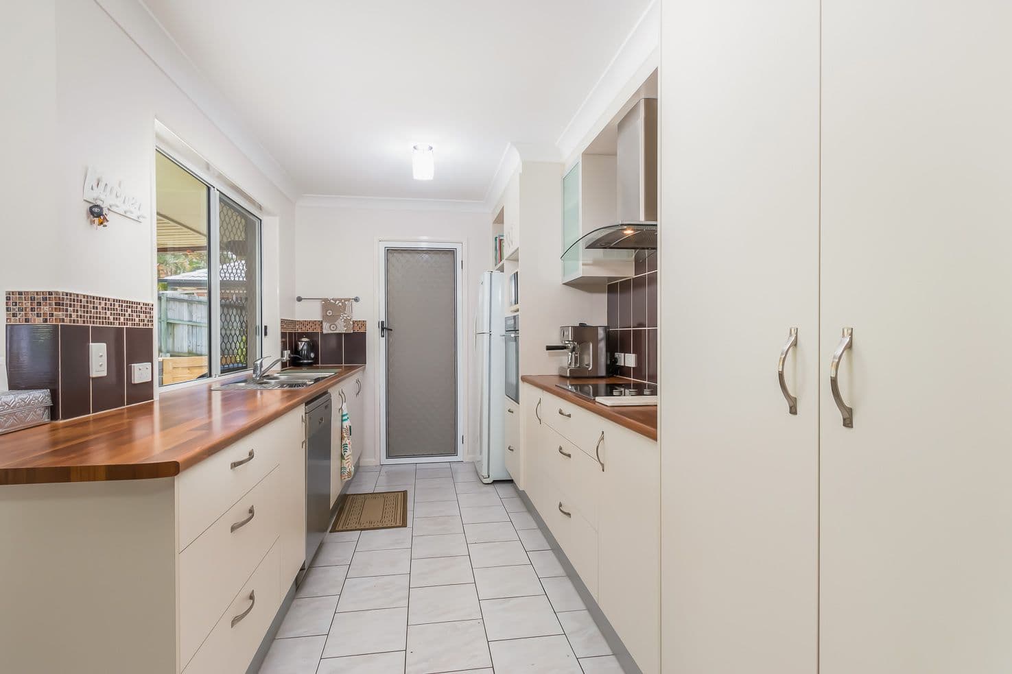 87 Nardie Street, Eight Mile Plains QLD 4113, Eight Mile Plains - Thumbnail 8