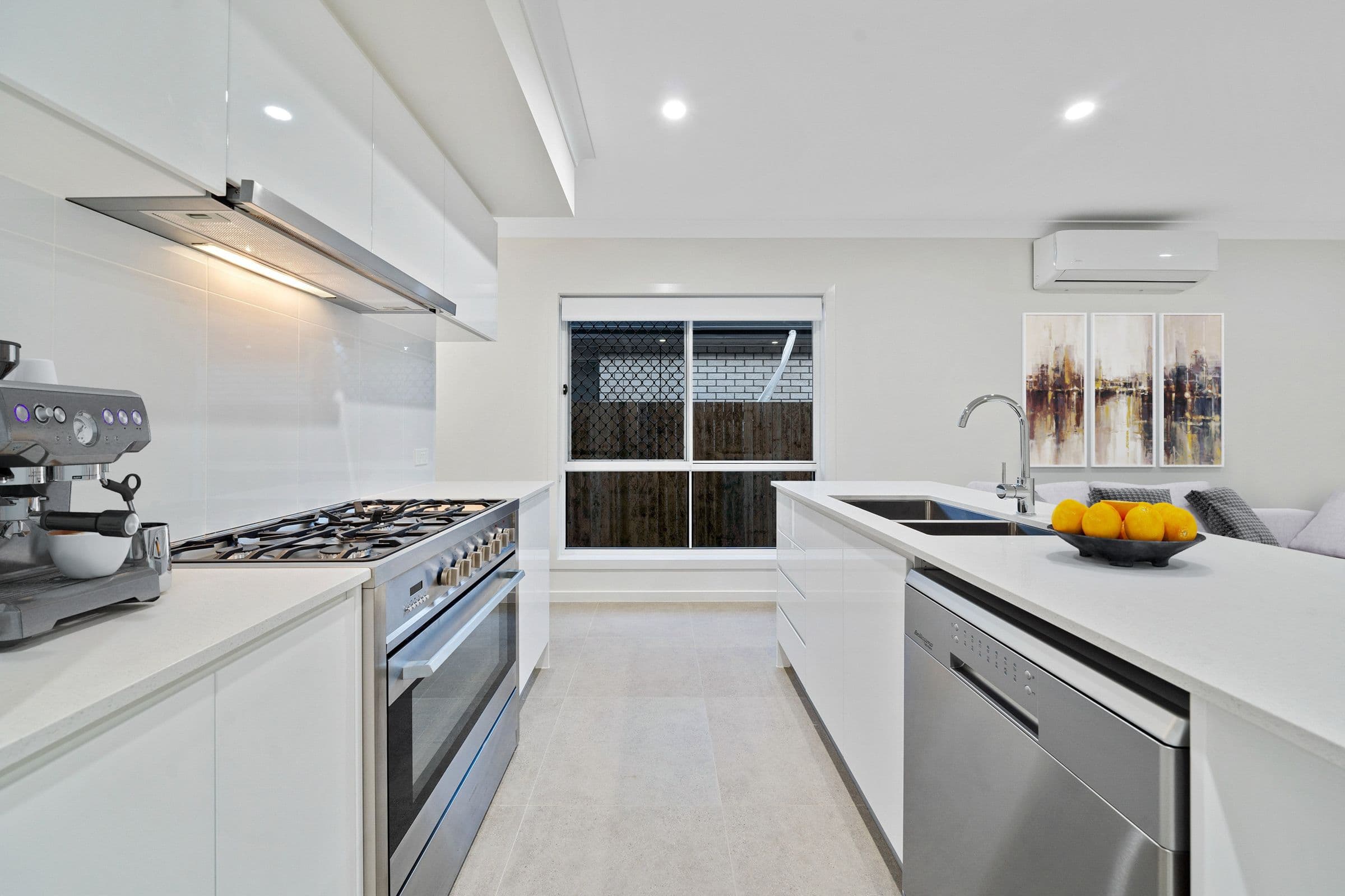 8 Burton Court, Logan Reserve QLD 4133, Logan Reserve - Thumbnail 3