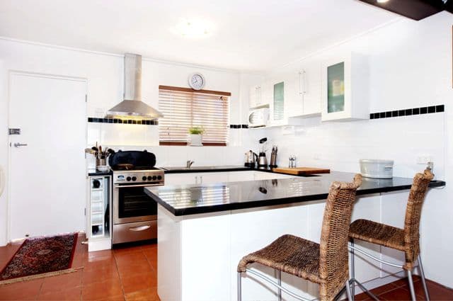 2 'Aztec Court', 38 Sunbrite Avenue, MERMAID BEACH QLD 4218, Mermaid Beach - Thumbnail 2