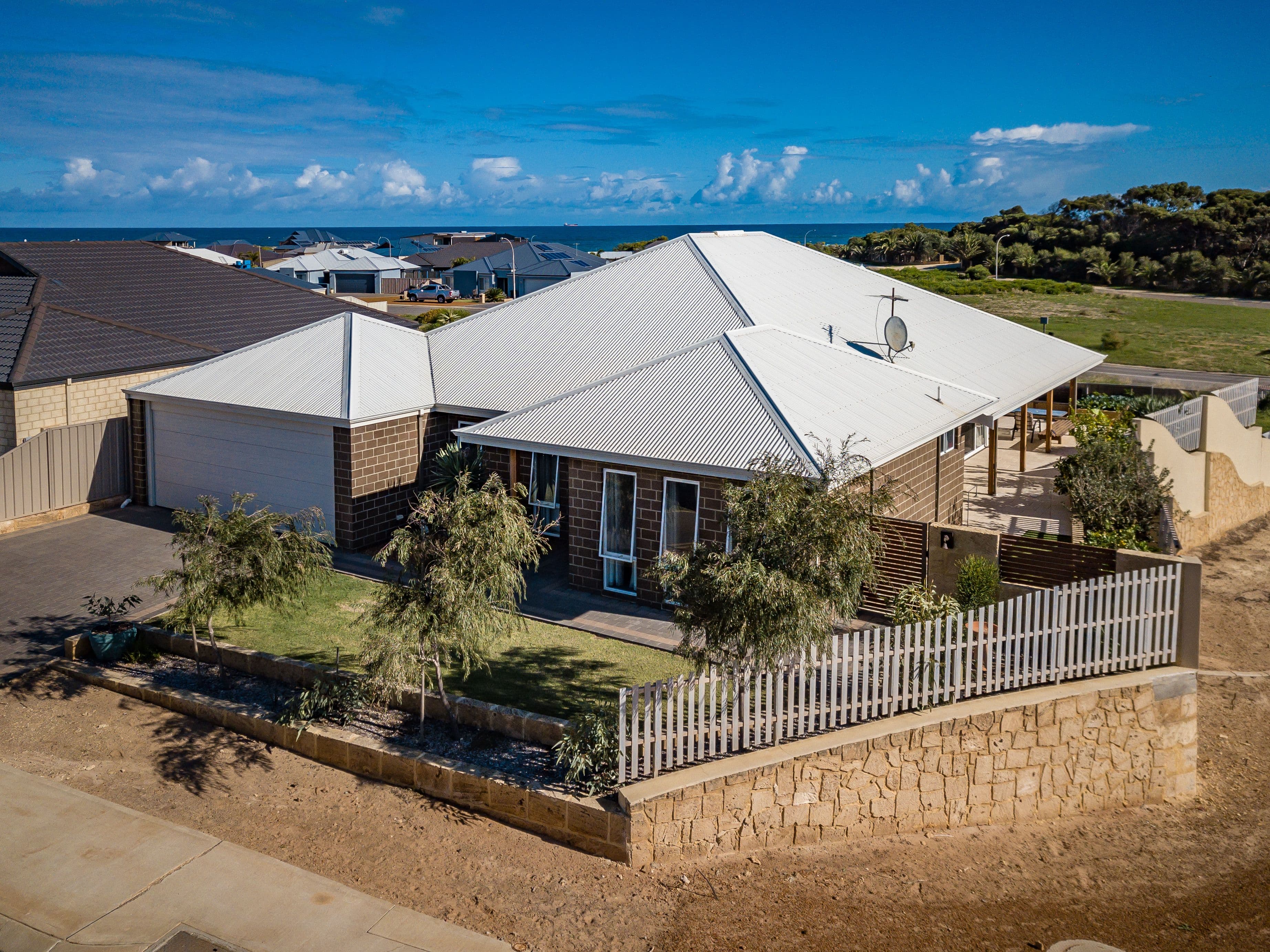 2 Poseidon Way, Glenfield WA 6532, Glenfield - Thumbnail 2