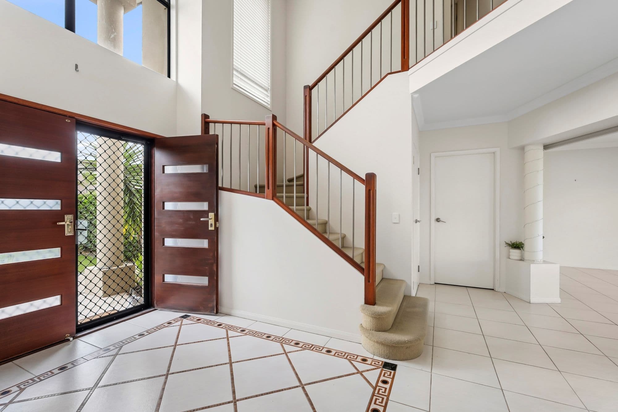 1 Viewridge Way, Molendinar QLD 4214, Molendinar - Thumbnail 3