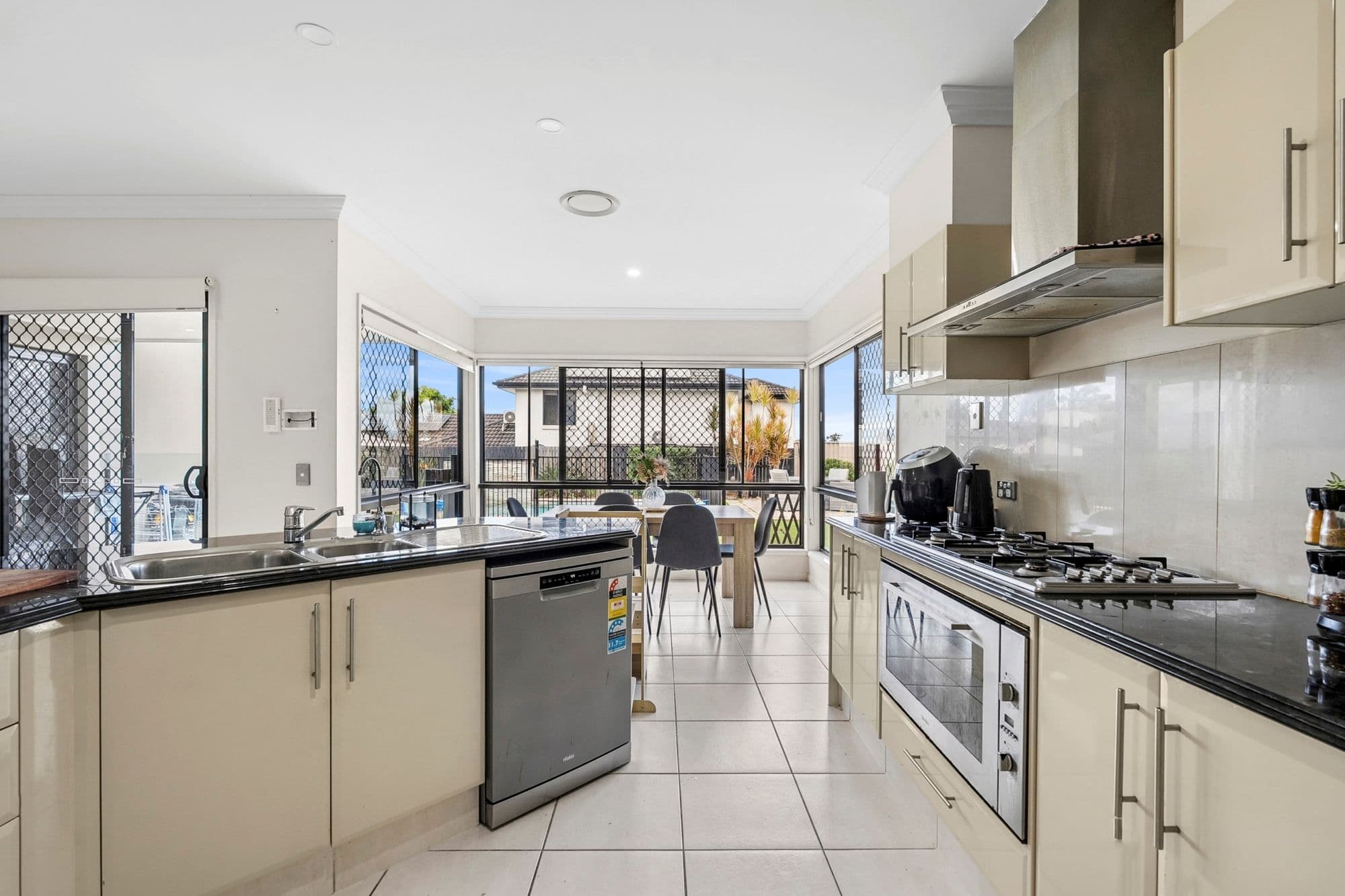 1 Viewridge Way, Molendinar QLD 4214, Molendinar - Thumbnail 4