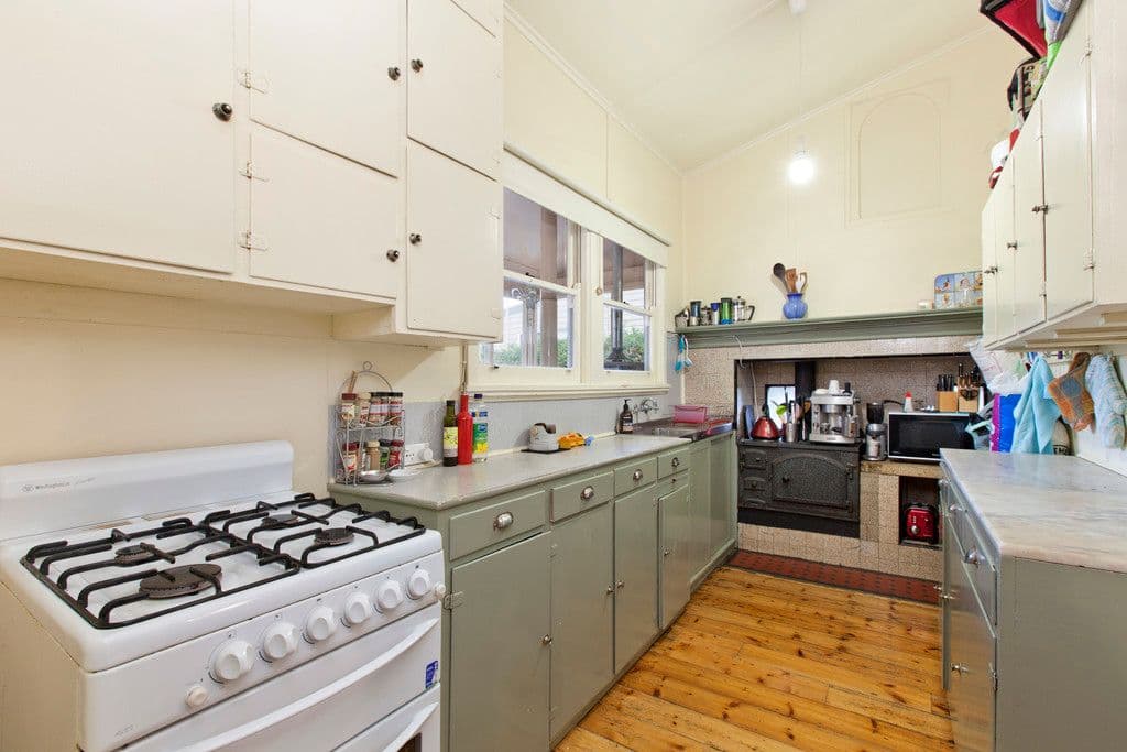 11 Haymes Crescent, Golden Point VIC 3350, Golden Point - Thumbnail 3