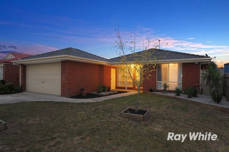 13 Glenaire Crescent, CRANBOURNE WEST VIC 3977, Cranbourne West - Thumbnail 2