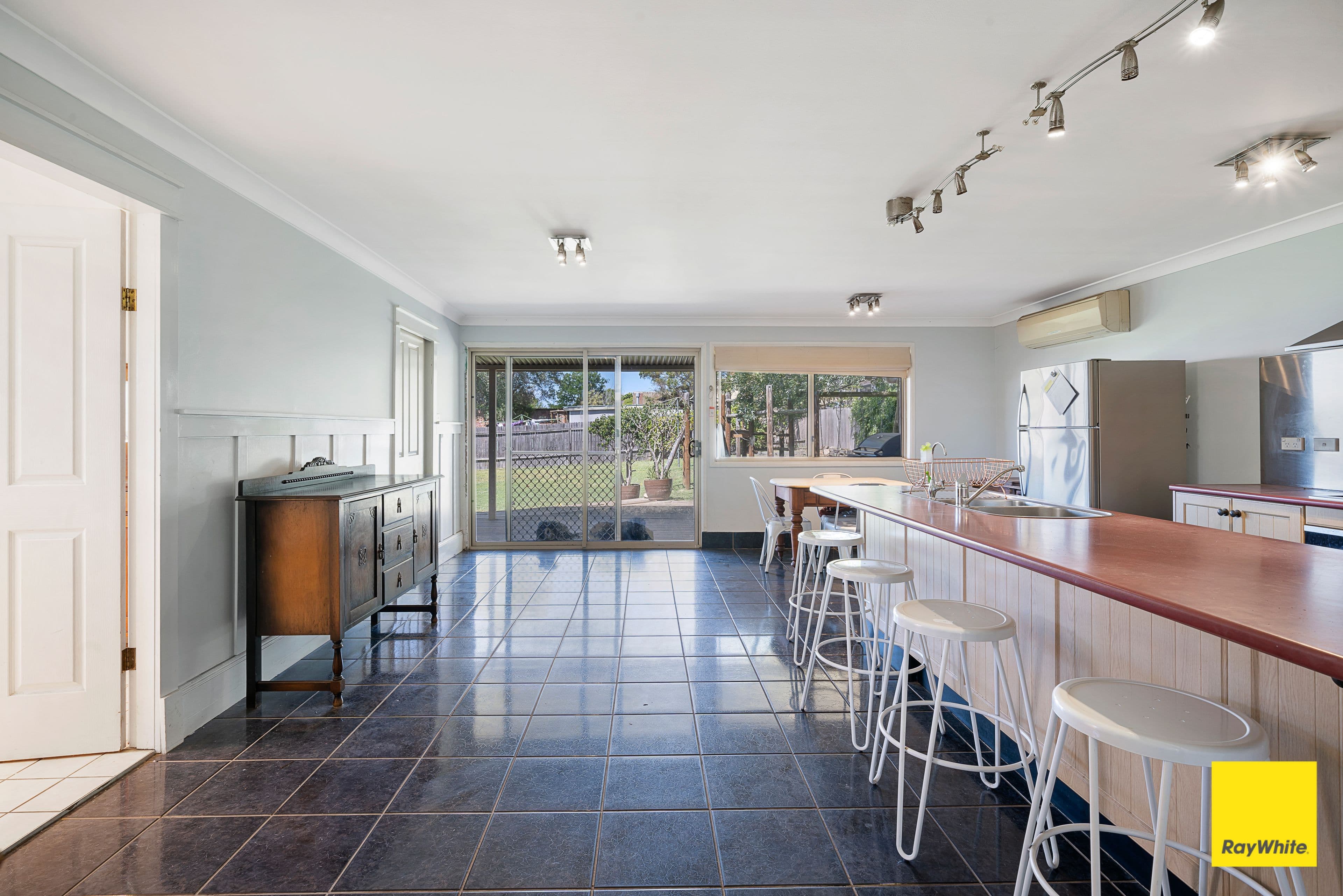 10 Birriley Street, Bomaderry - Thumbnail 4