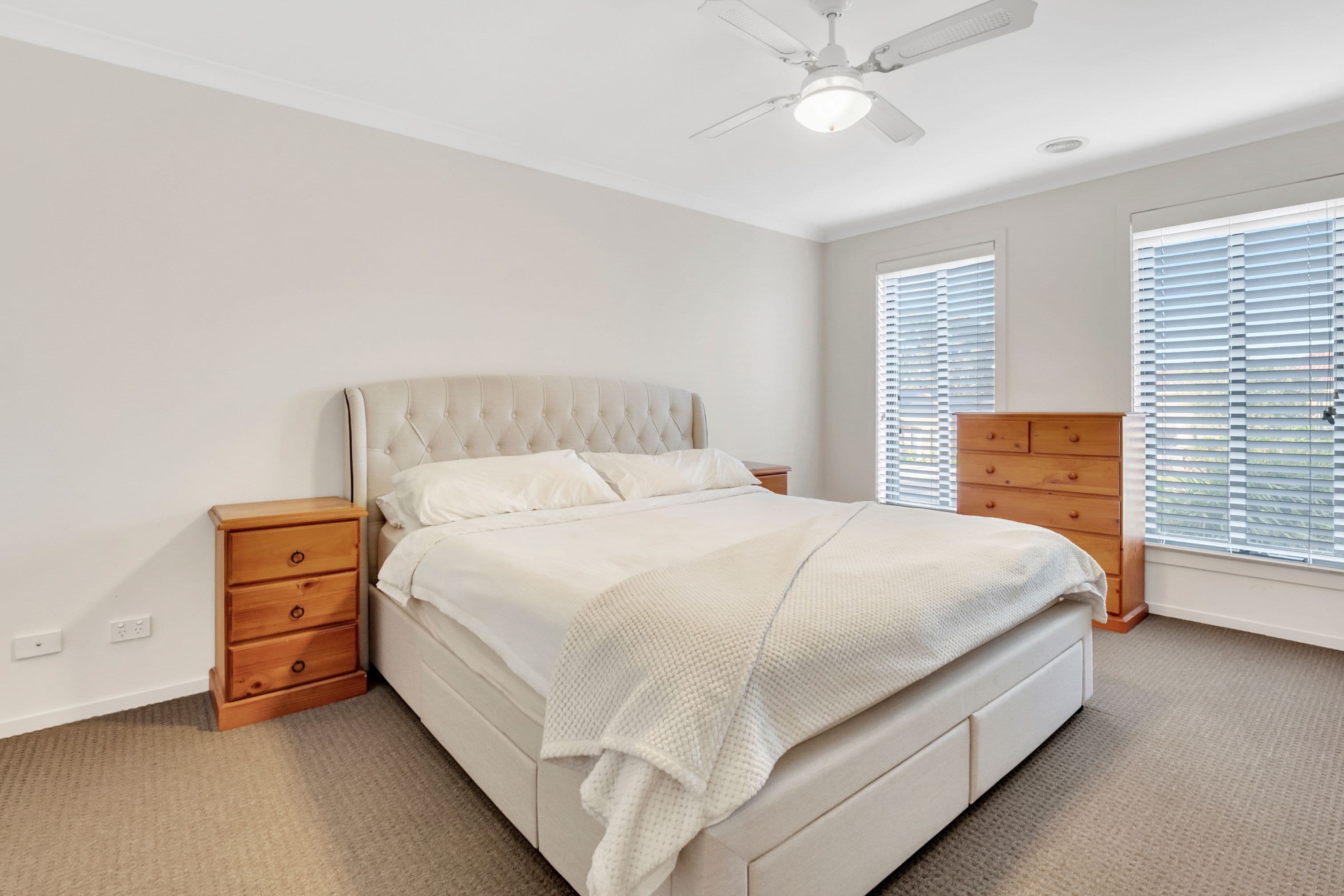 102 Golf View Drive, Craigieburn VIC 3064, Craigieburn - Thumbnail 2
