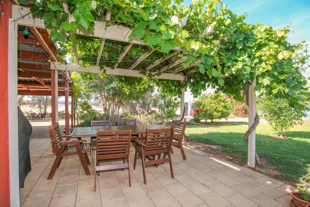 8 Main Avenue South, Merbein VIC 3505, Merbein - Thumbnail 2