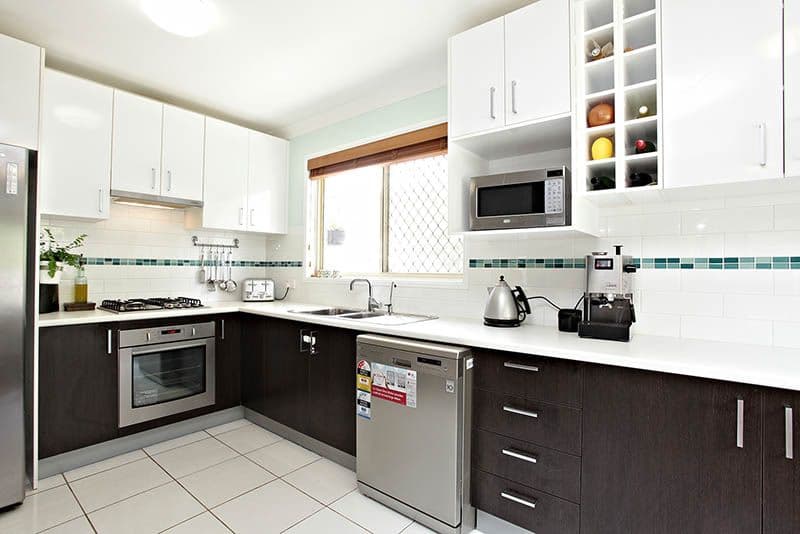 21 Deviney Street, MORNINGSIDE QLD 4170, Morningside - Thumbnail 2